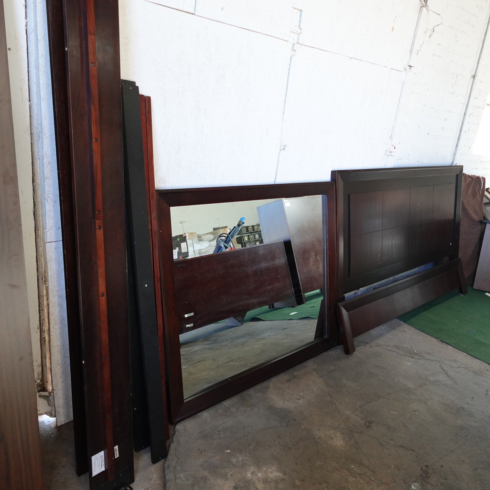 Used/Demo Wakefield King Bedroom Collection