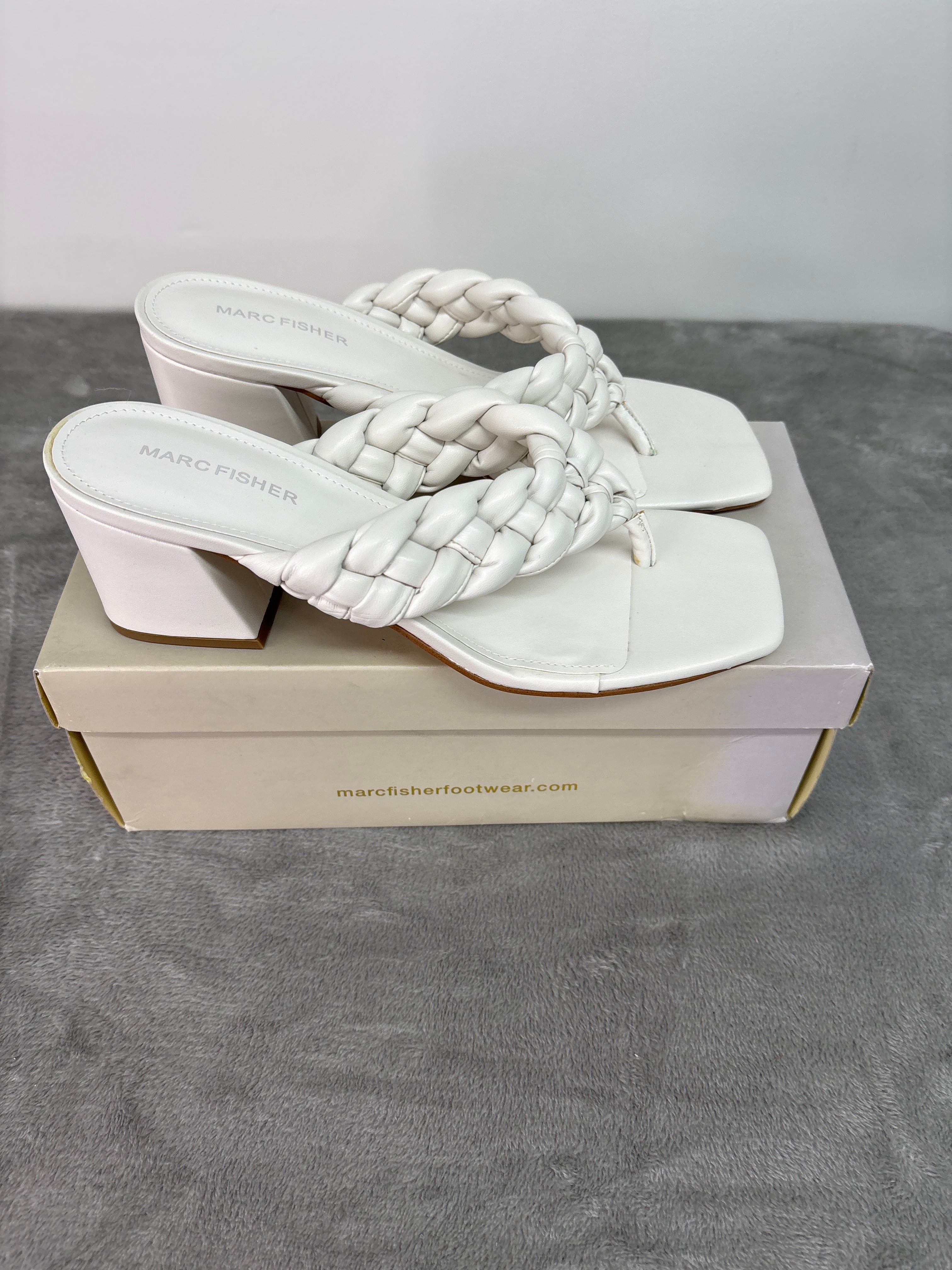 Marc fisher flat thong sandals