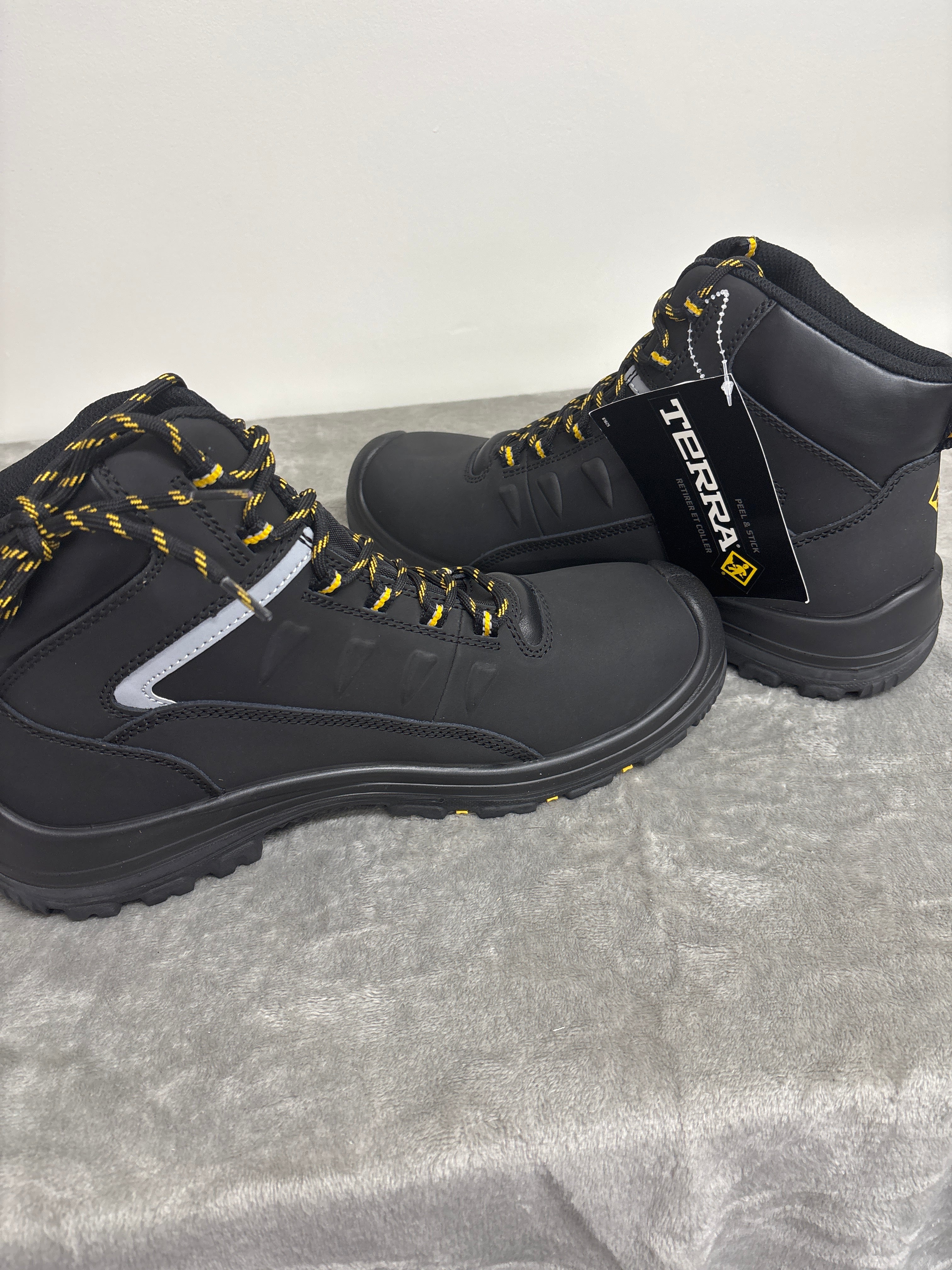 Terra Findlay 13 CSA Black composite safety toe.