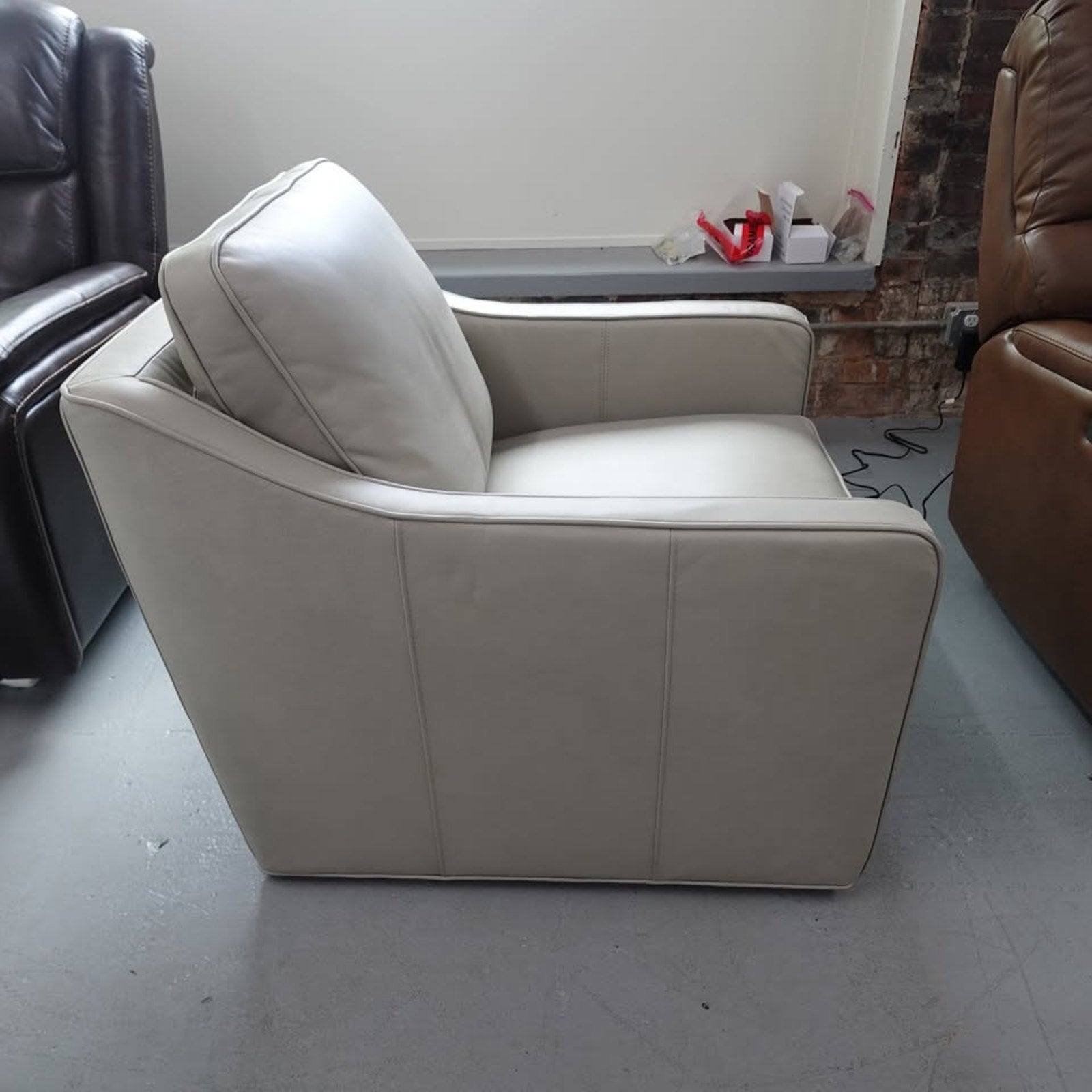 Concise Leather Swivel Chair