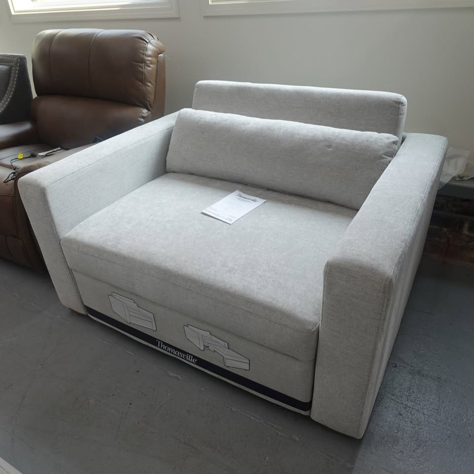 Thomasville Dillard Fabric Twin Size Convertible Sleeper Chair