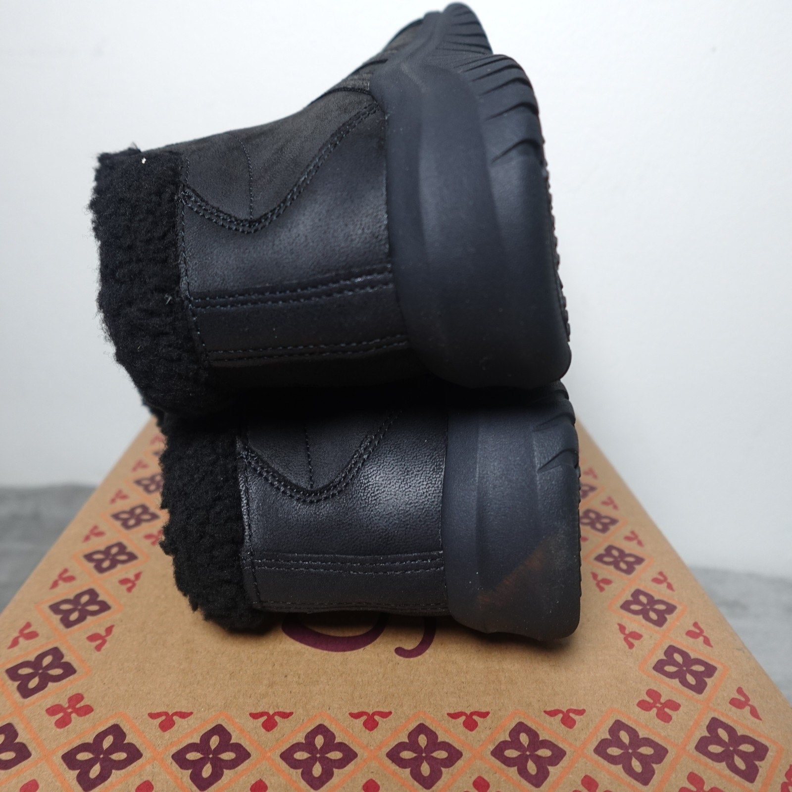 Skechers Ultra Flex Everyday Crush Women's Boots Black 7 US 37.5 EU New Box
