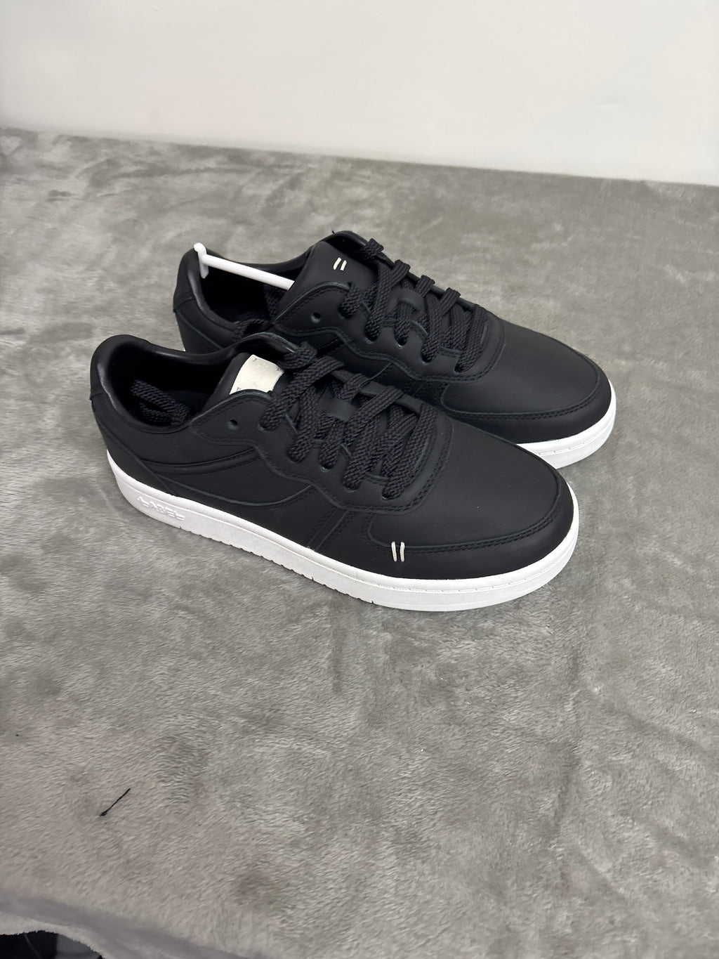 Label black low top Sneakers