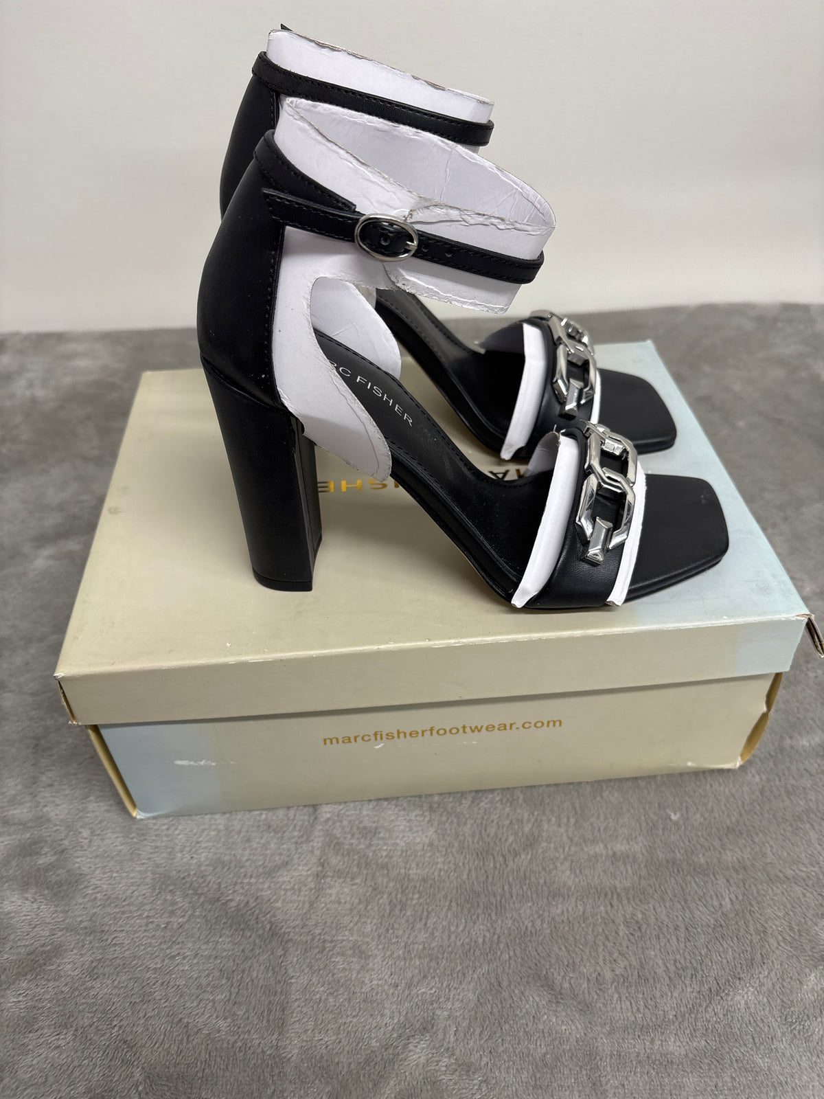 Marc Fisher WINNIA Women's Black Heeled Sandals Size 6M New