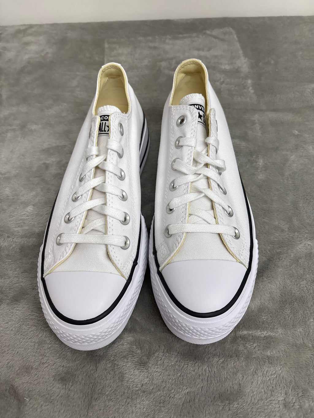 Converse white sneakers 569251f