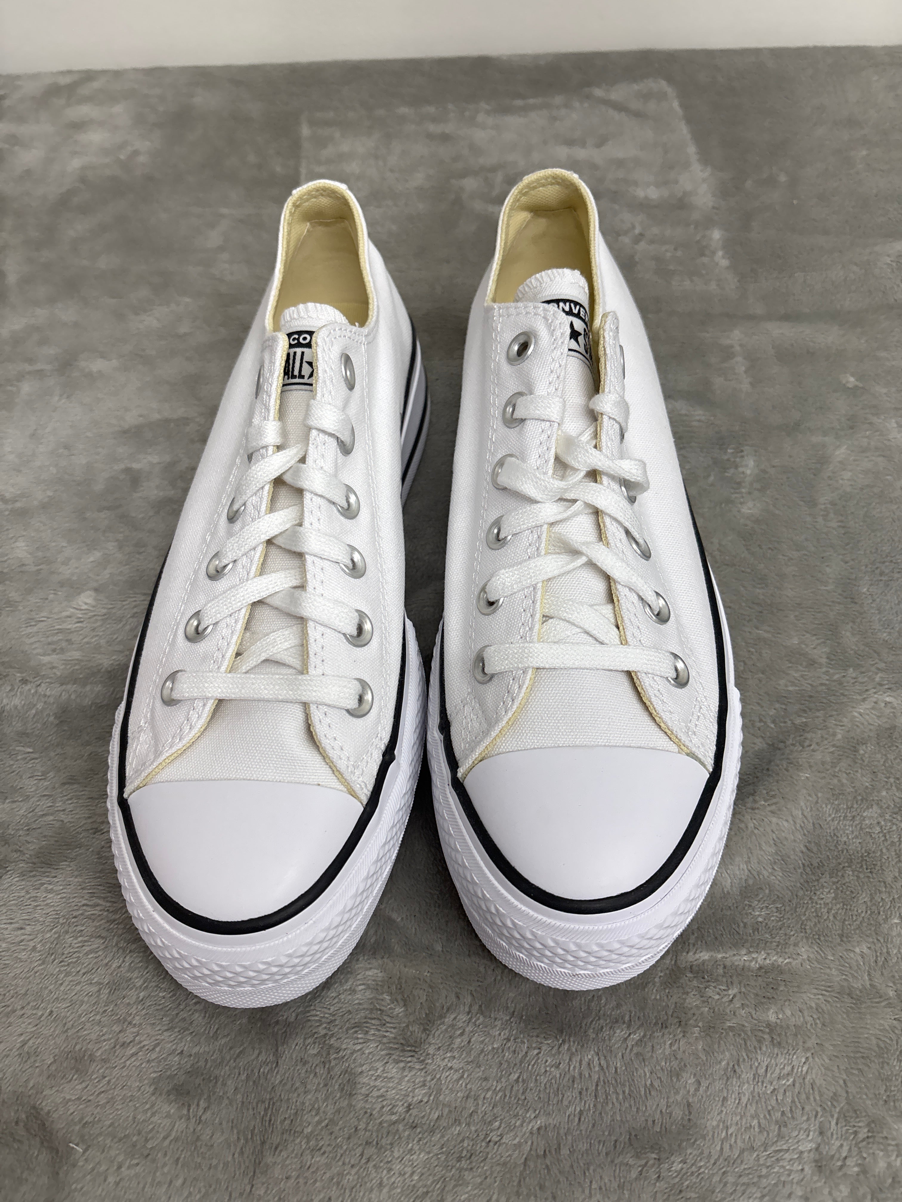 Converse white sneakers 569251f