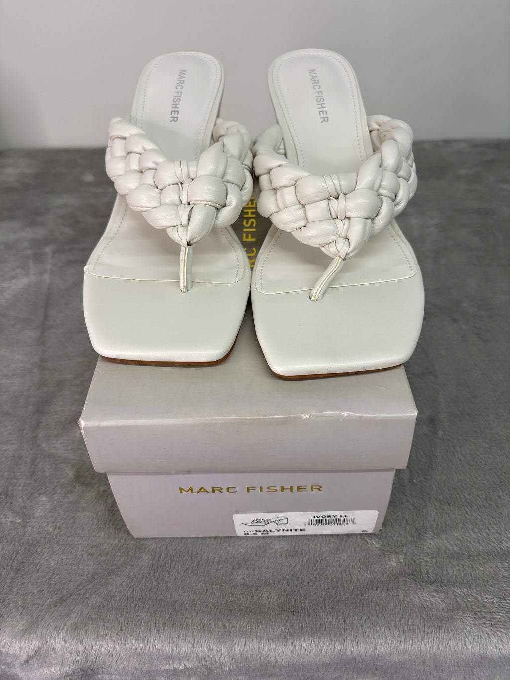 Marc fisher flat thong sandals