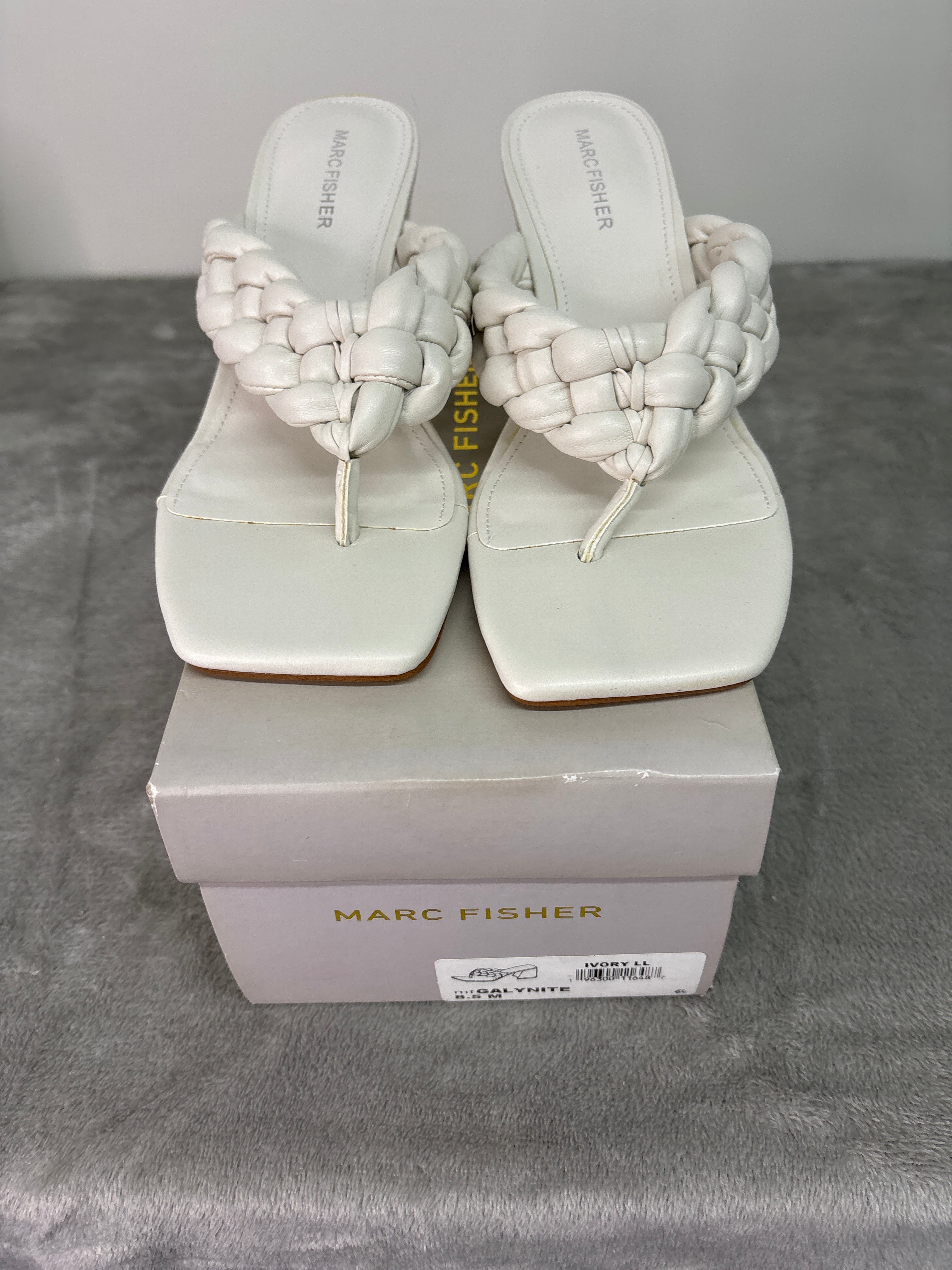 Marc fisher flat thong sandals