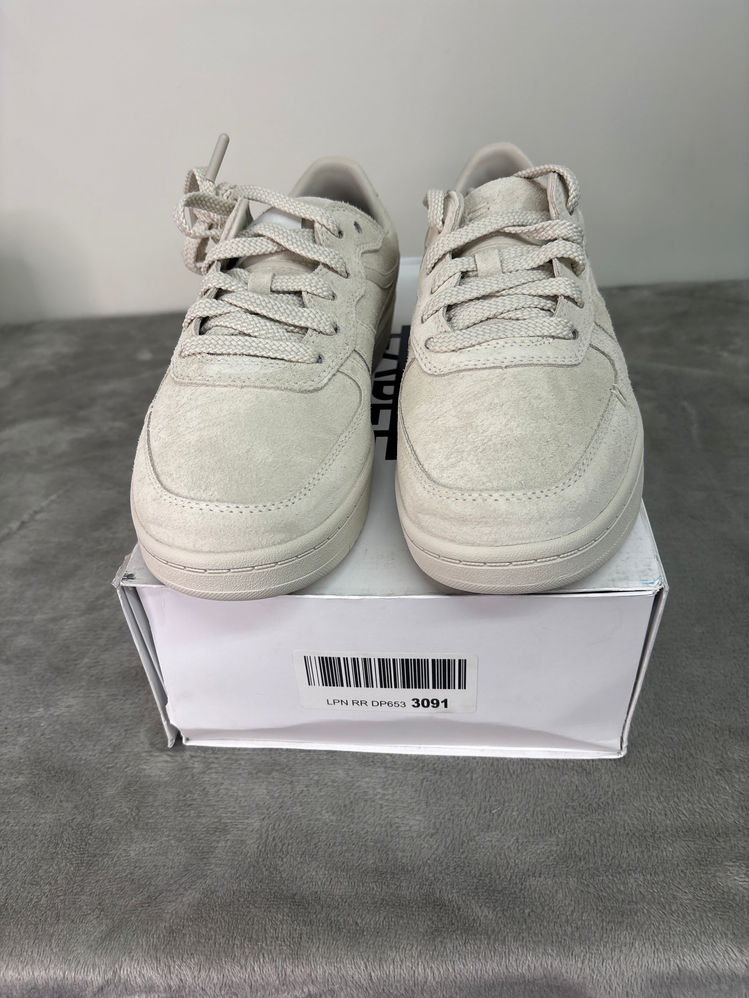 Label  whit sneakers