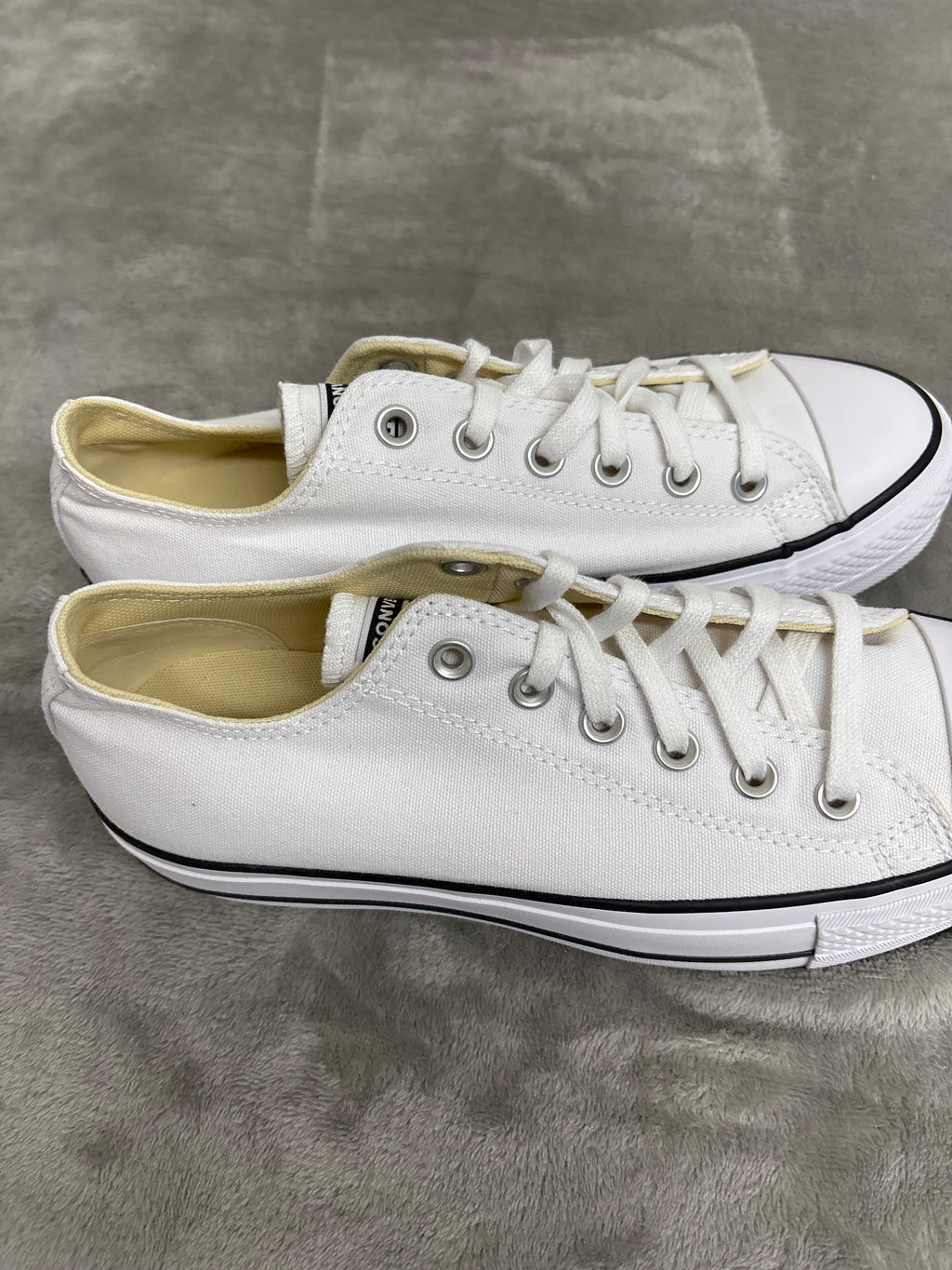 Converse white sneakers 569251f