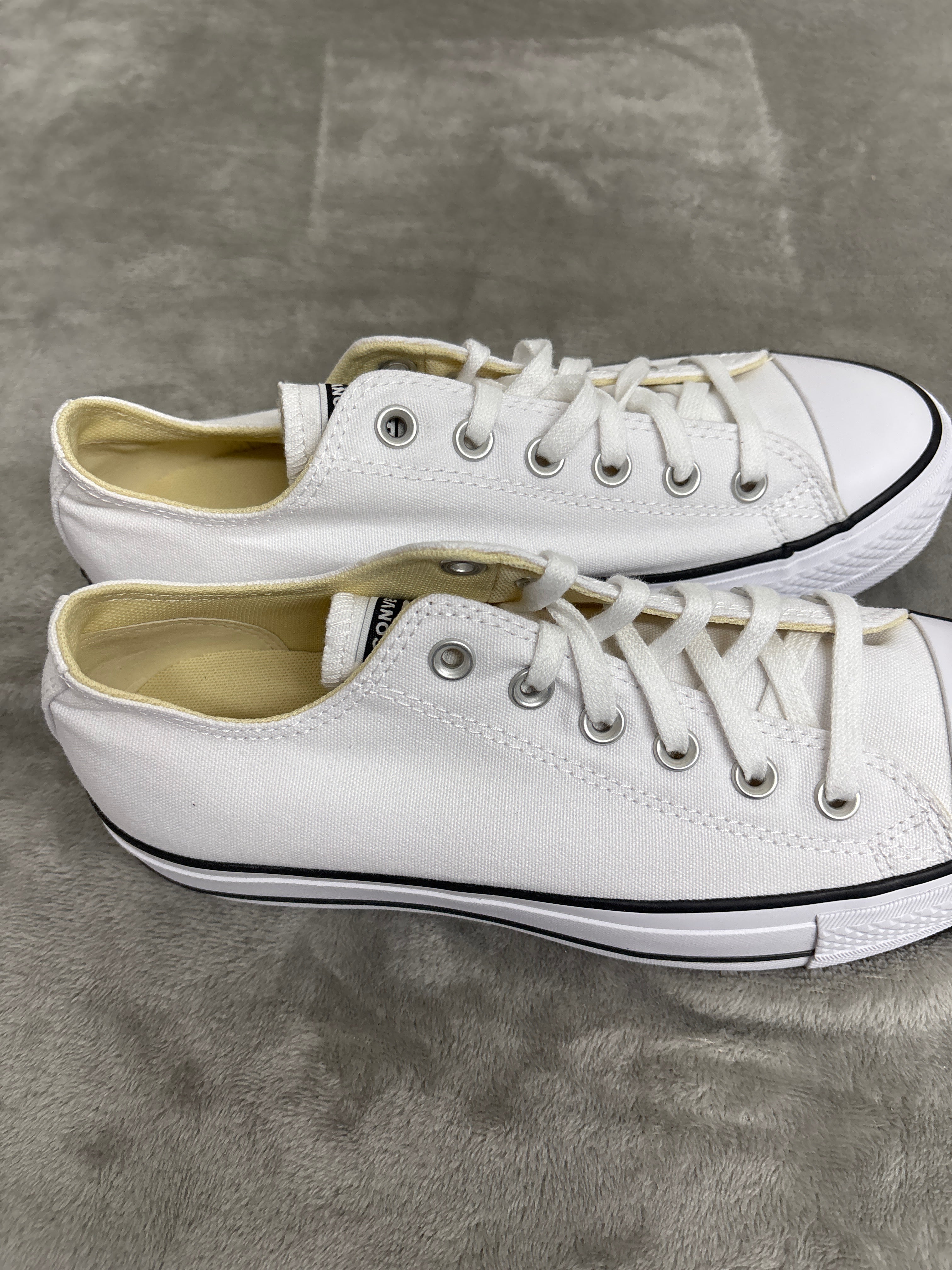 Converse white sneakers 569251f