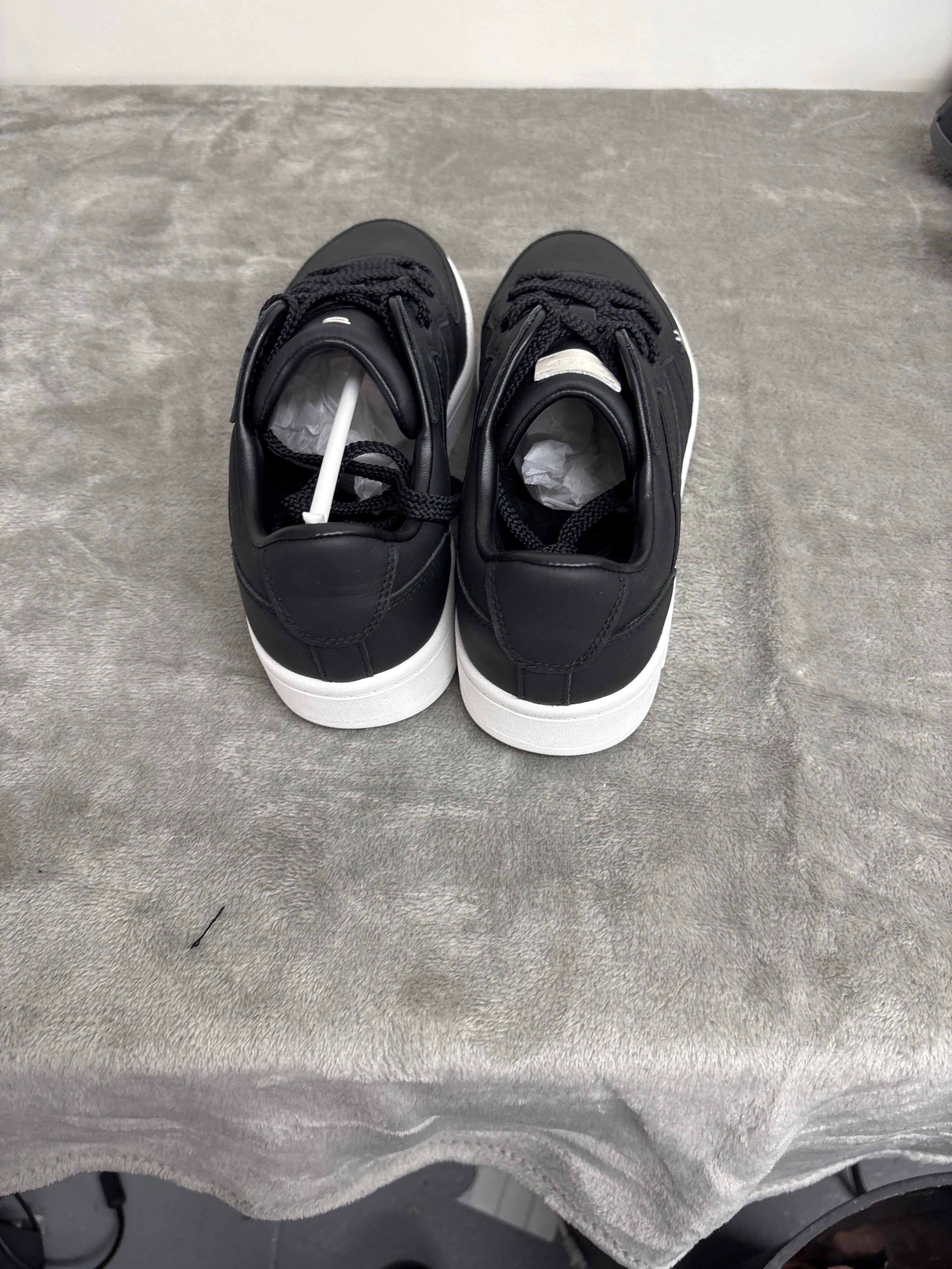 Label black low top Sneakers