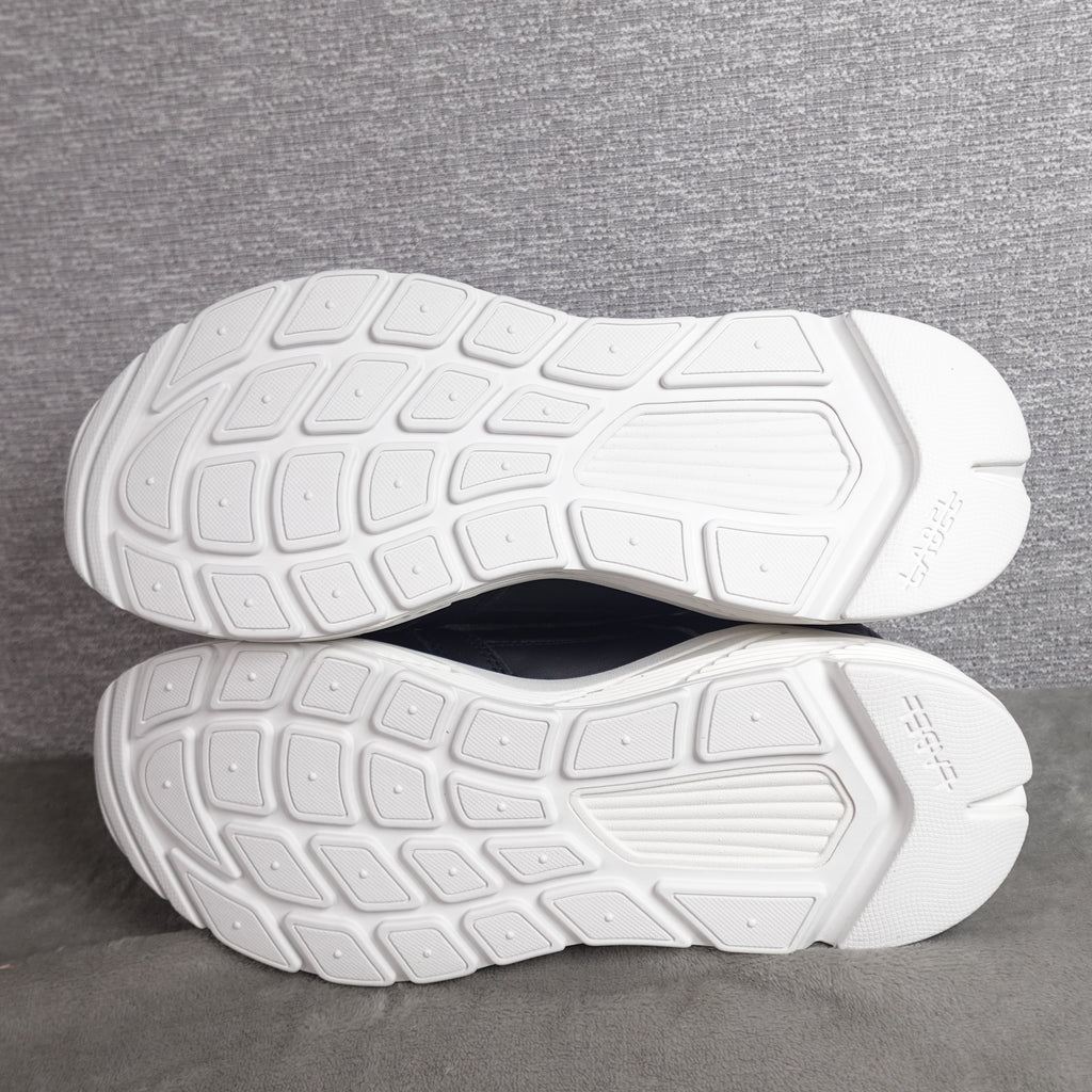 LABEL Go-To Sneakers Unisex Size 9.5 Men's / 11 Women's Black White Leather 210005-005 New