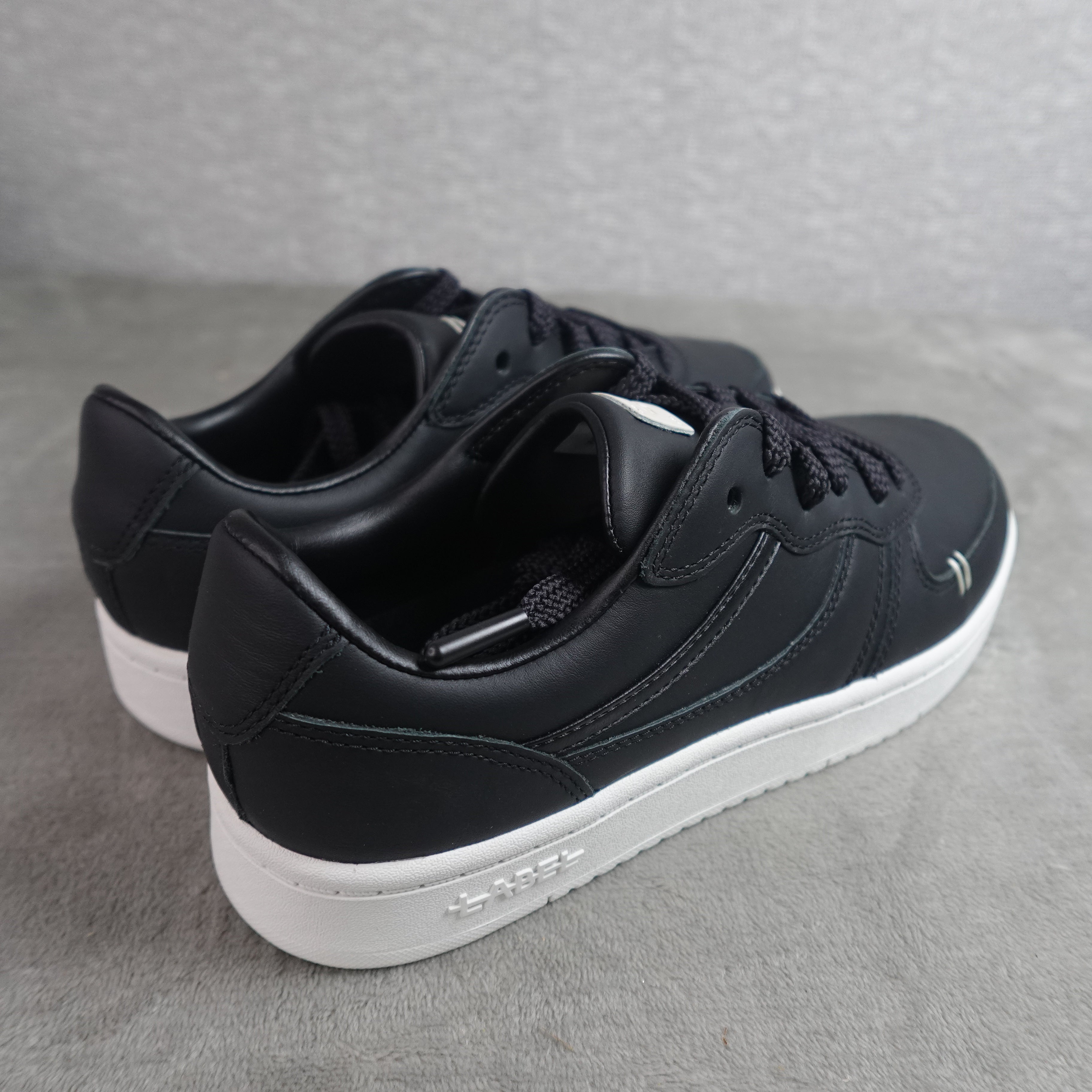 LABEL Go-To Low Sneakers – Black/White – Men's 7.5 / Women's 9