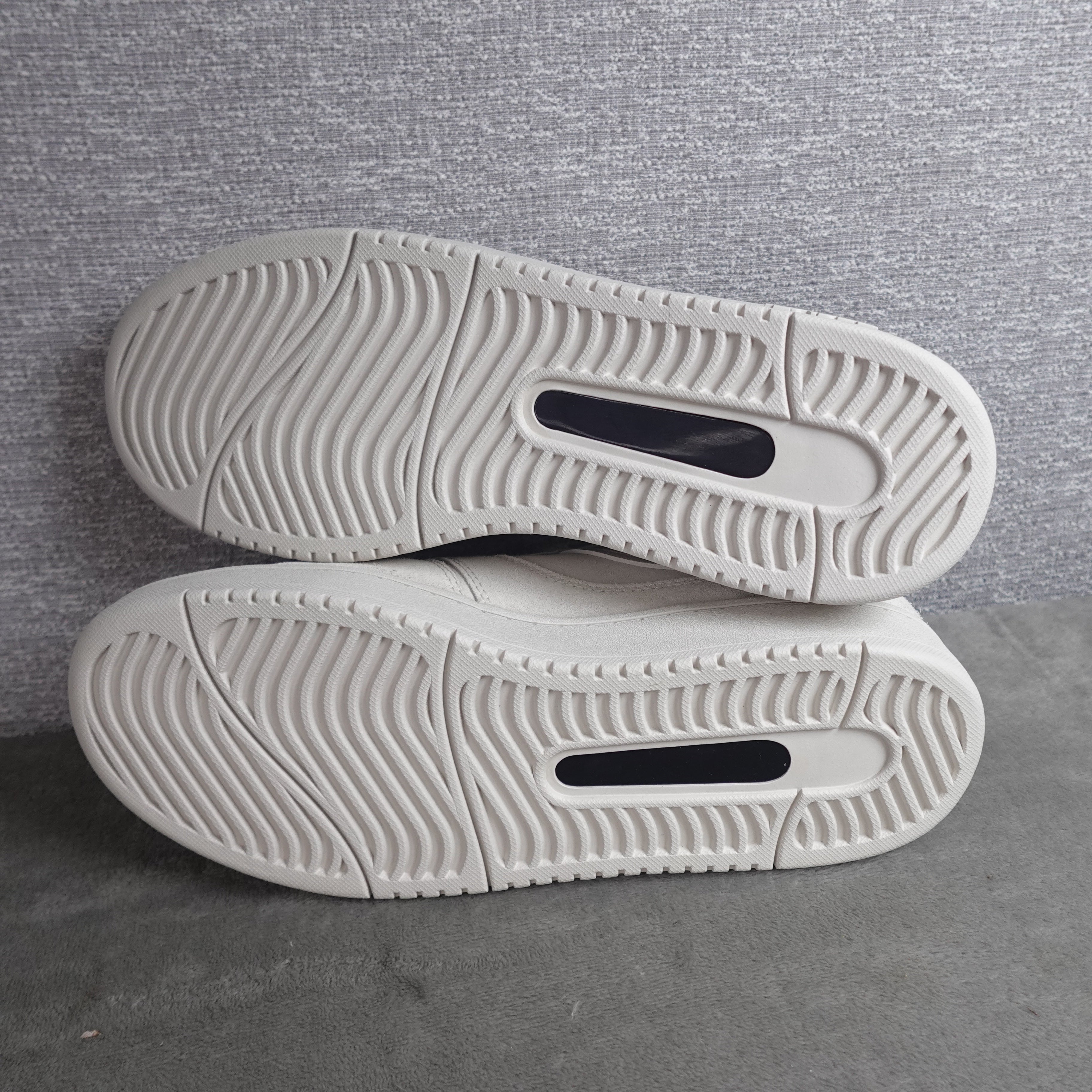LABEL Go-To Low Unisex Sneakers – Putty/Putty – Women's 10 / Men's 8.5