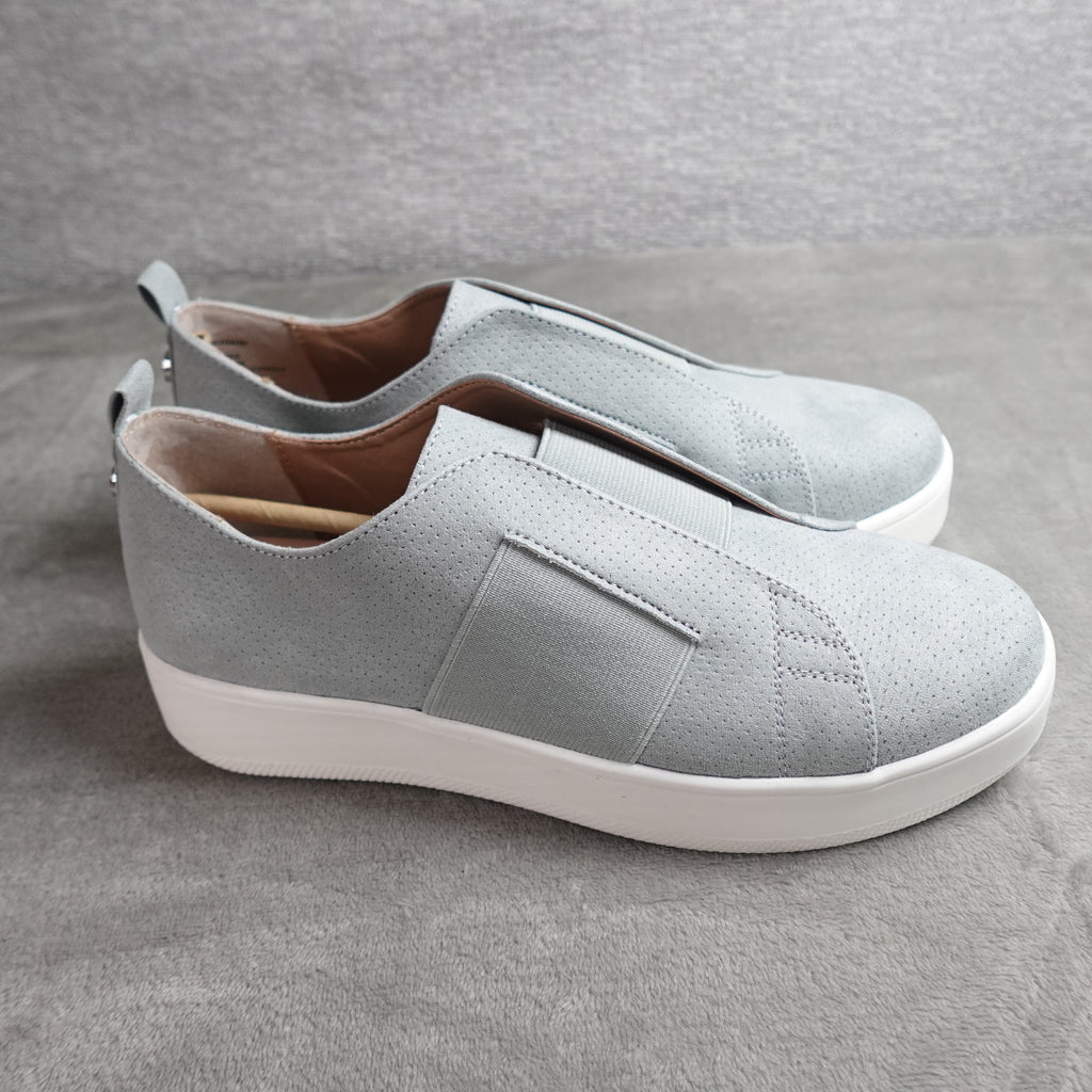 Steve Madden Brad Light Blue Women's Size 8 Slip On Sneakers BRADO1S1