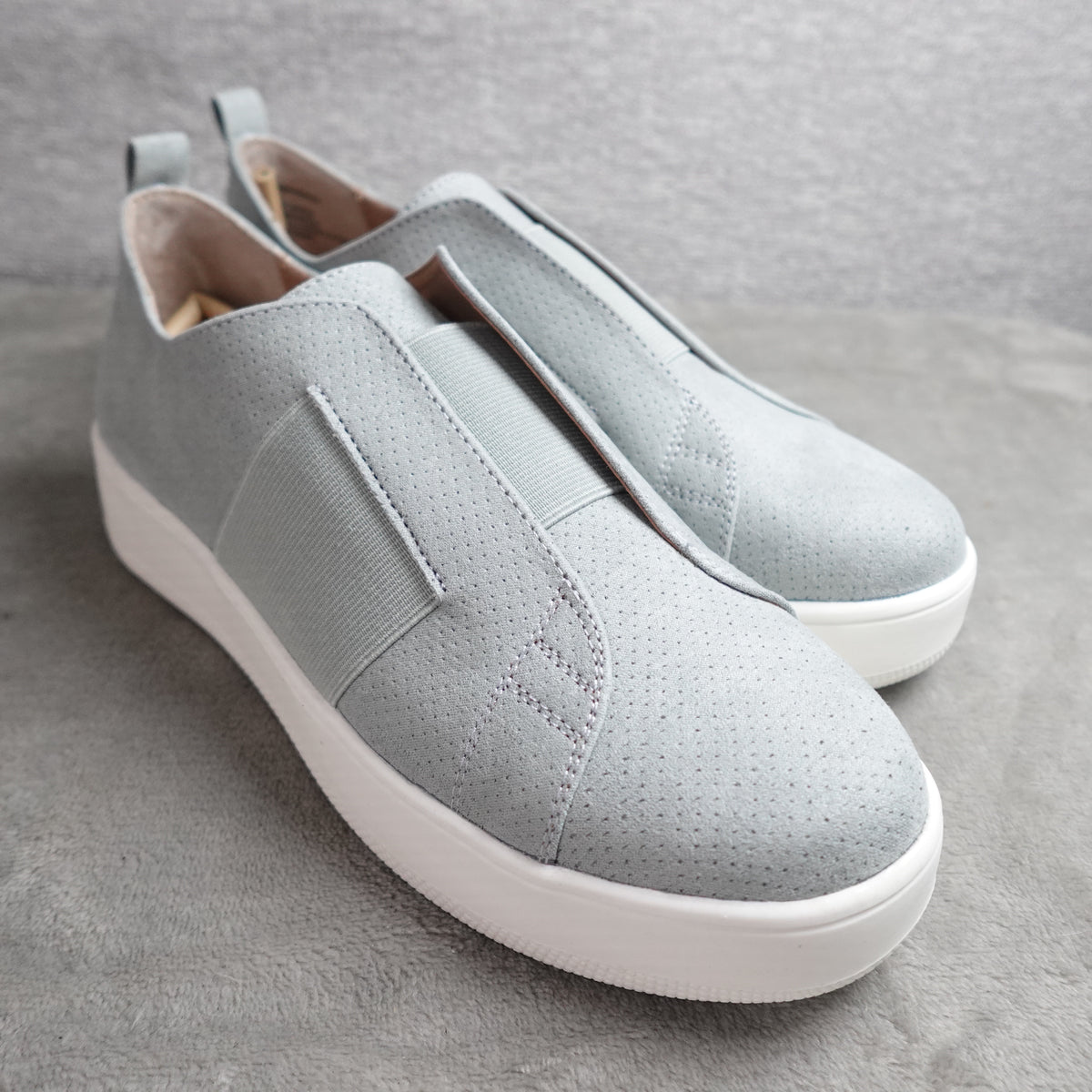 Steve Madden Brad Light Blue Women's Size 8 Slip On Sneakers BRADO1S1
