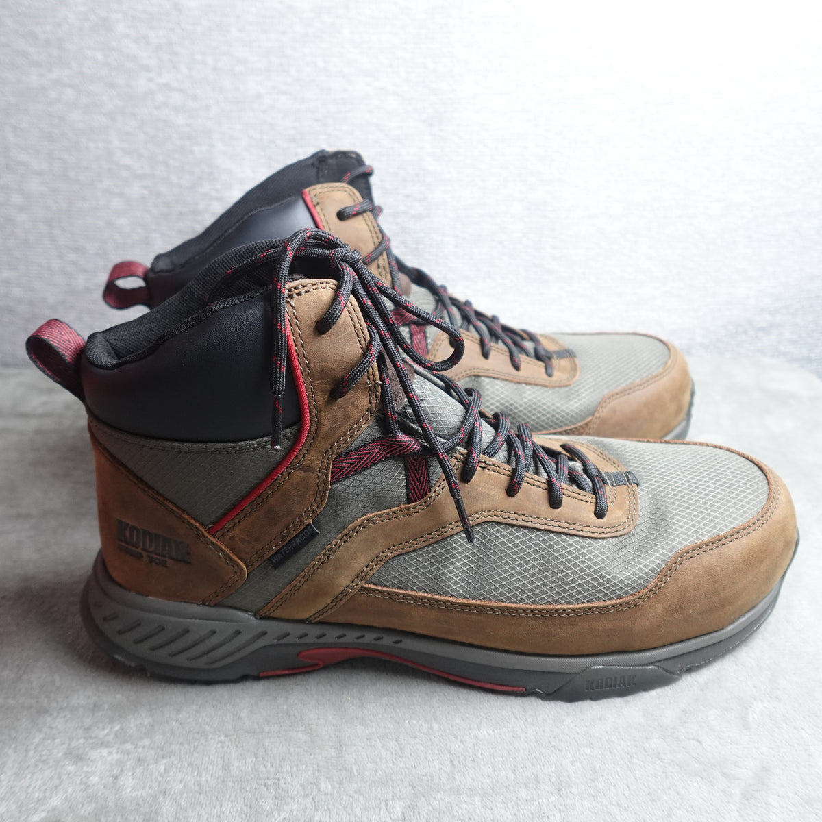 Kodiak Men's Work Boots Size 11 Brown KD0A4NL1A34 T-Sport WP EH CT