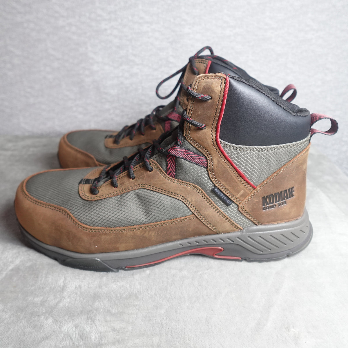 Kodiak Men's Work Boots Size 11 Brown KD0A4NL1A34 T-Sport WP EH CT