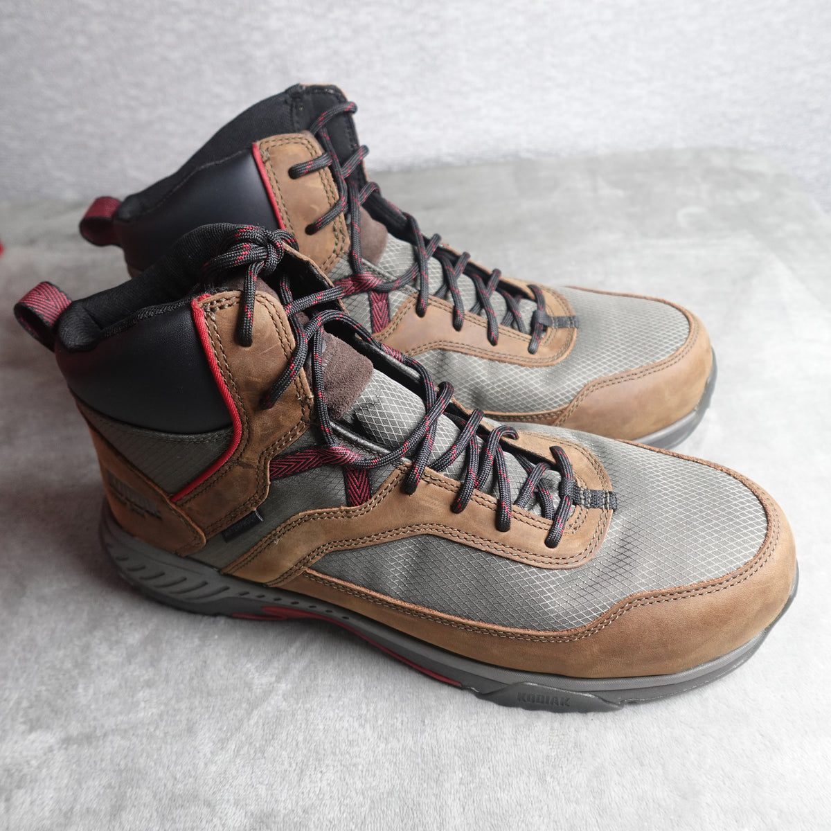 Kodiak Men's Work Boots Size 11 Brown KD0A4NL1A34 T-Sport WP EH CT