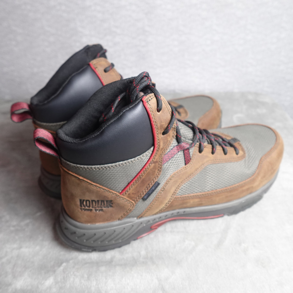 Kodiak Men's Work Boots Size 11 Brown KD0A4NL1A34 T-Sport WP EH CT