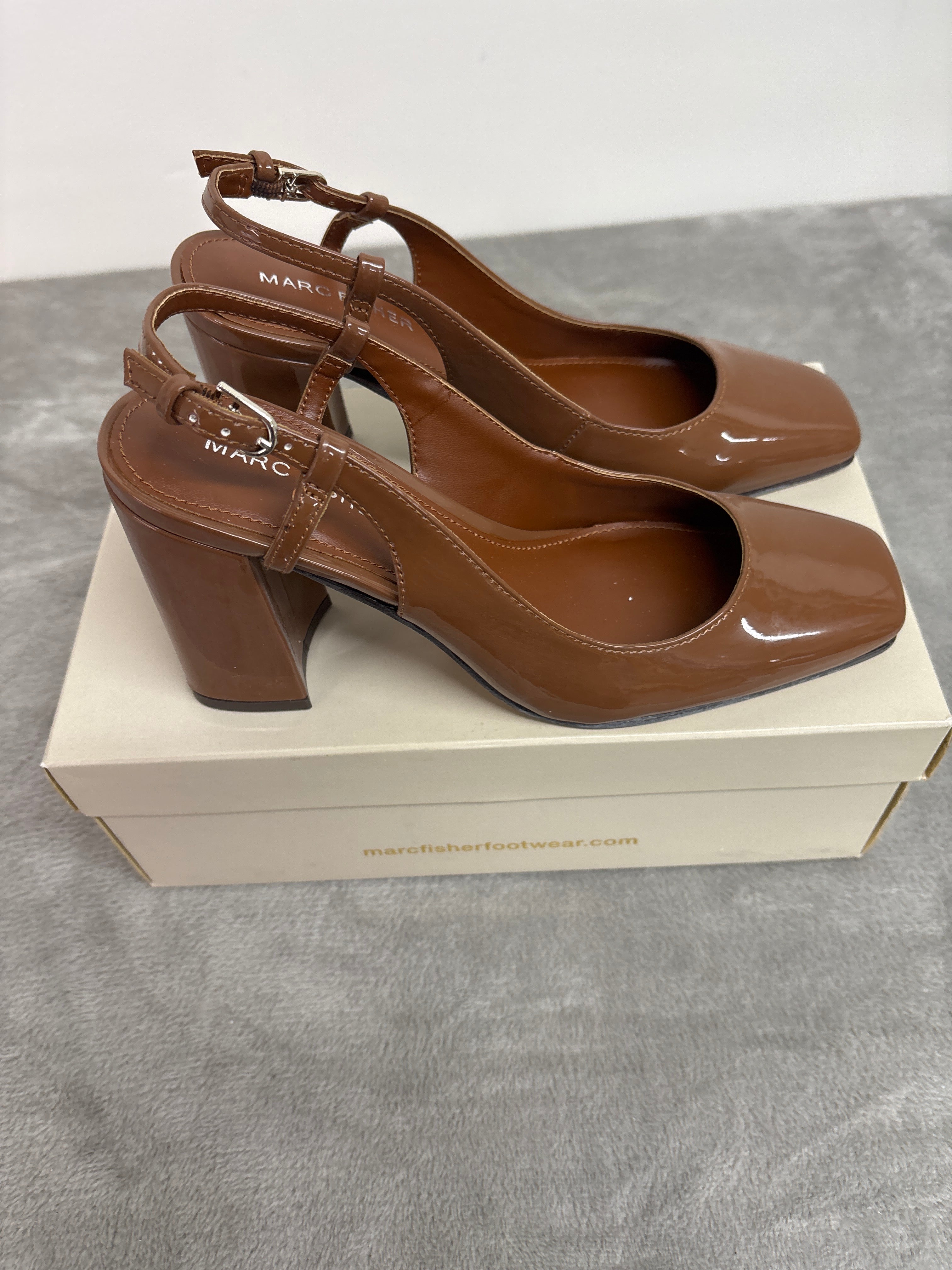 Marc fisher patent leather slingback pumps
