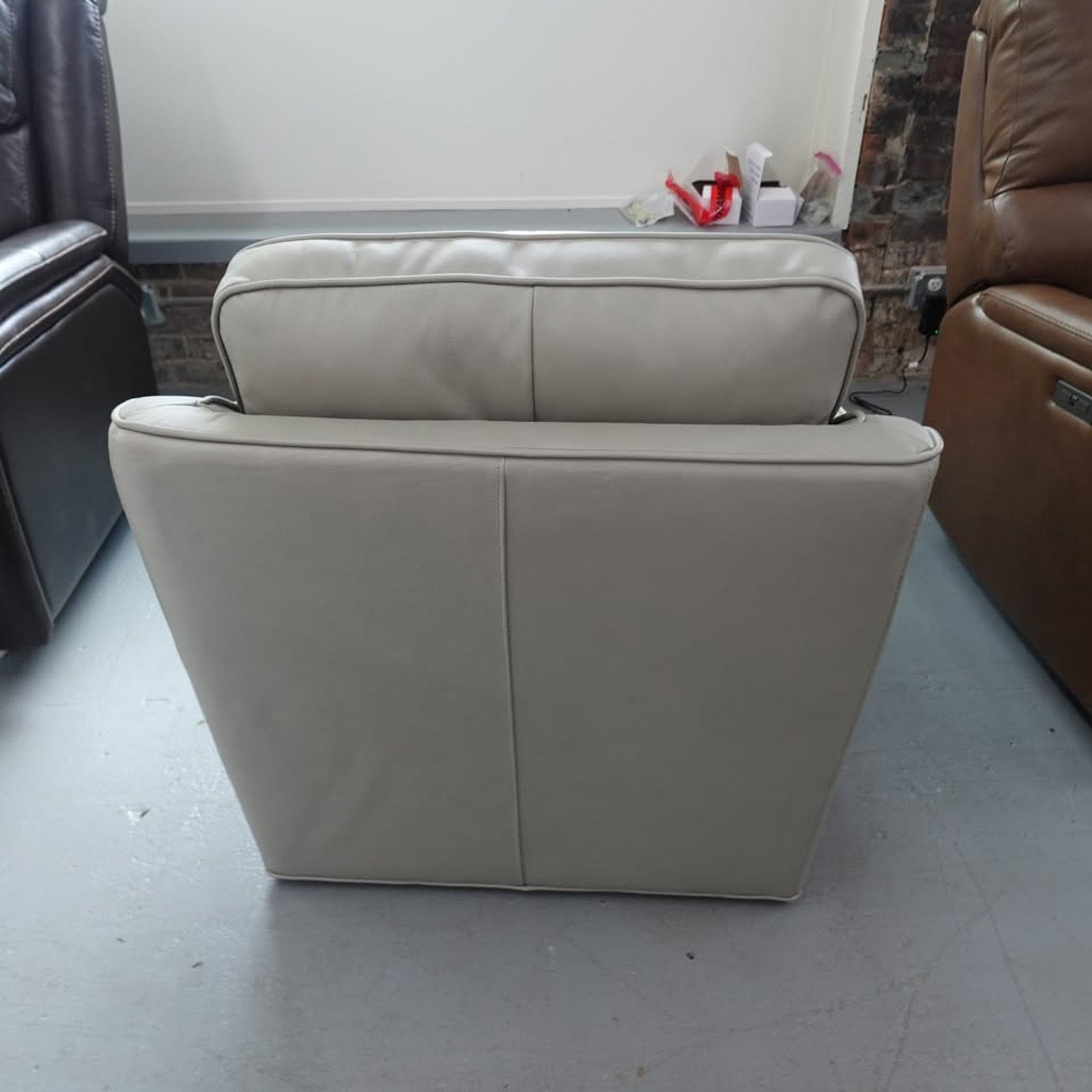 Concise Leather Swivel Chair