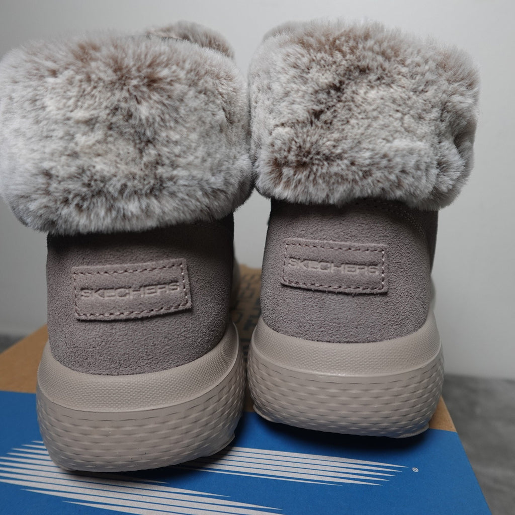 Skechers On-the-Go City 2 Winter Wishes Gray Suede Ankle Boots 8.5 wide