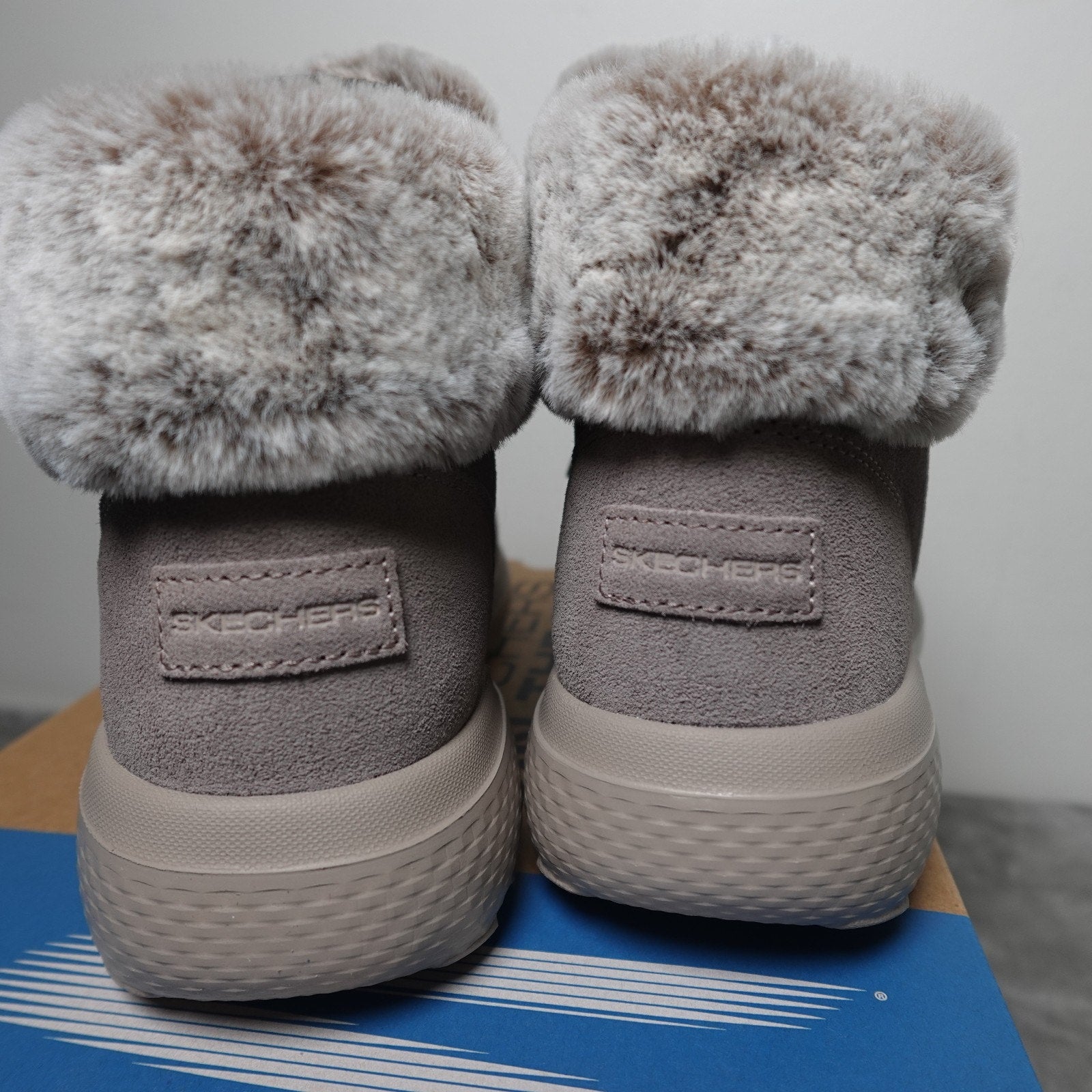 Skechers On-the-Go City 2 Winter Wishes Gray Suede Ankle Boots 8.5 wide