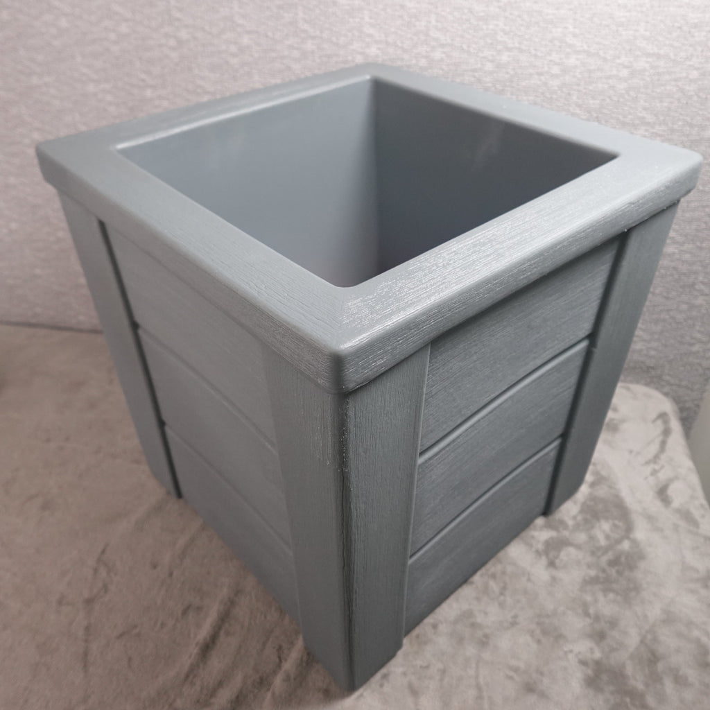 Step2 Lakewood Square Planter Box Gray Outdoor Garden Planter New