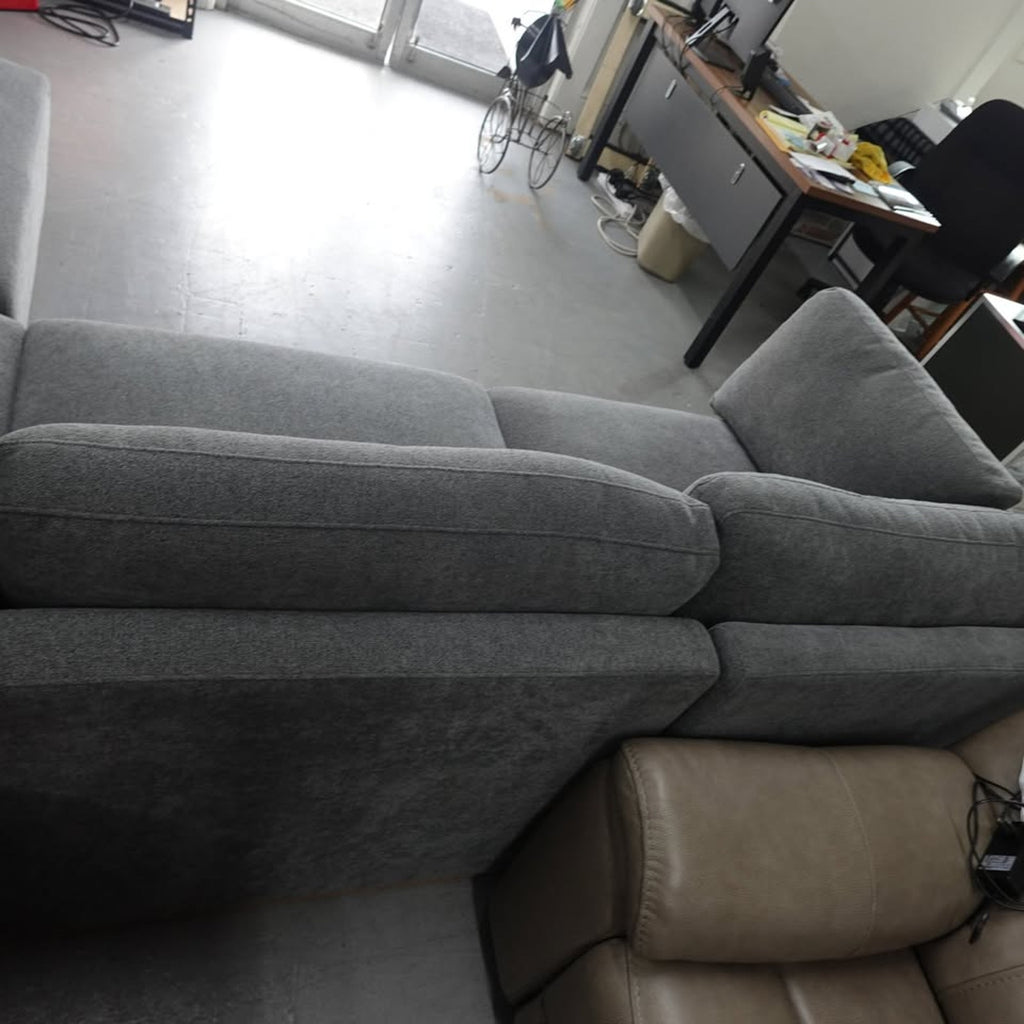 Henredon Murphy Fabric Modular Sectional with Ottoman