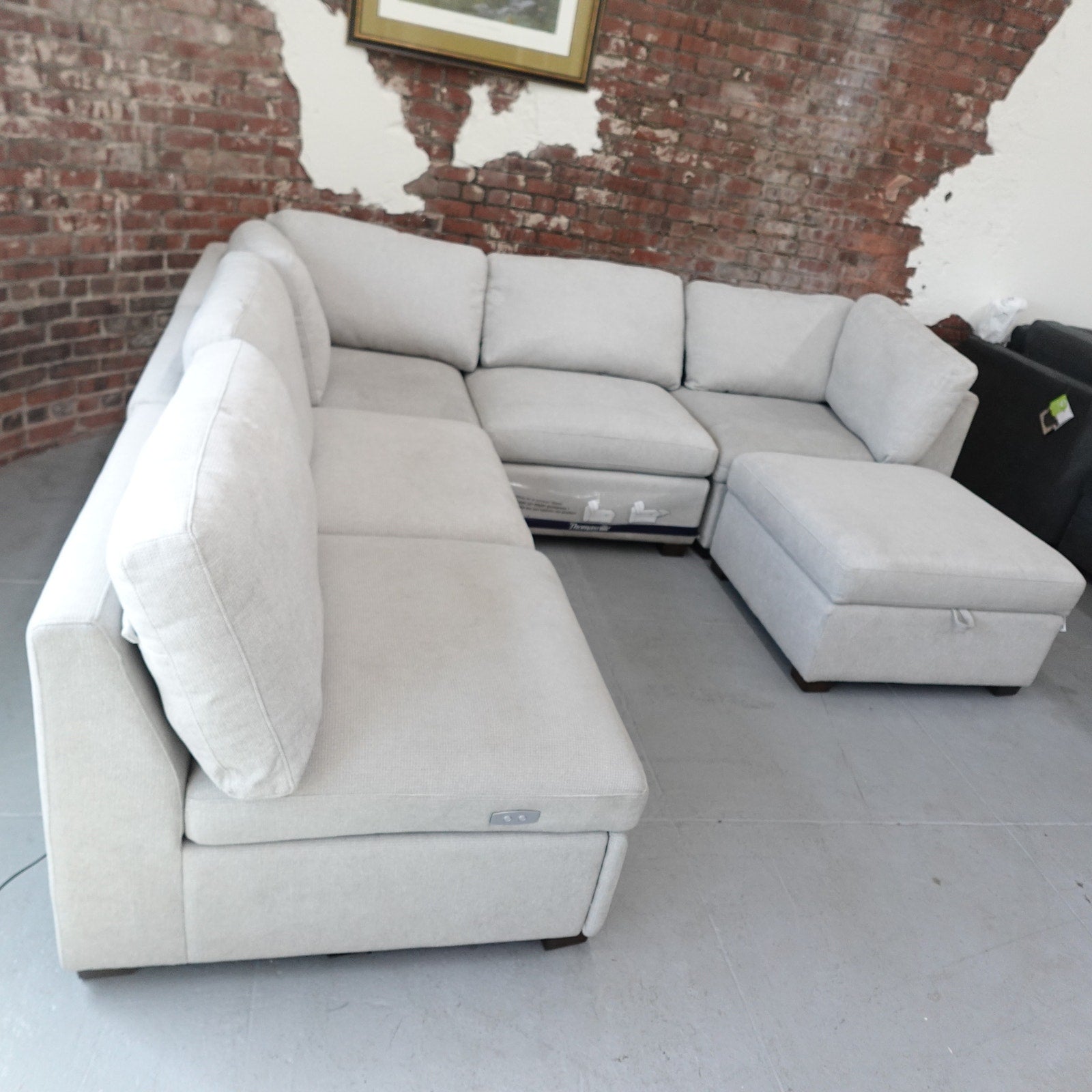 Thomasville Rockford 6-piece Fabric Modular Sectional