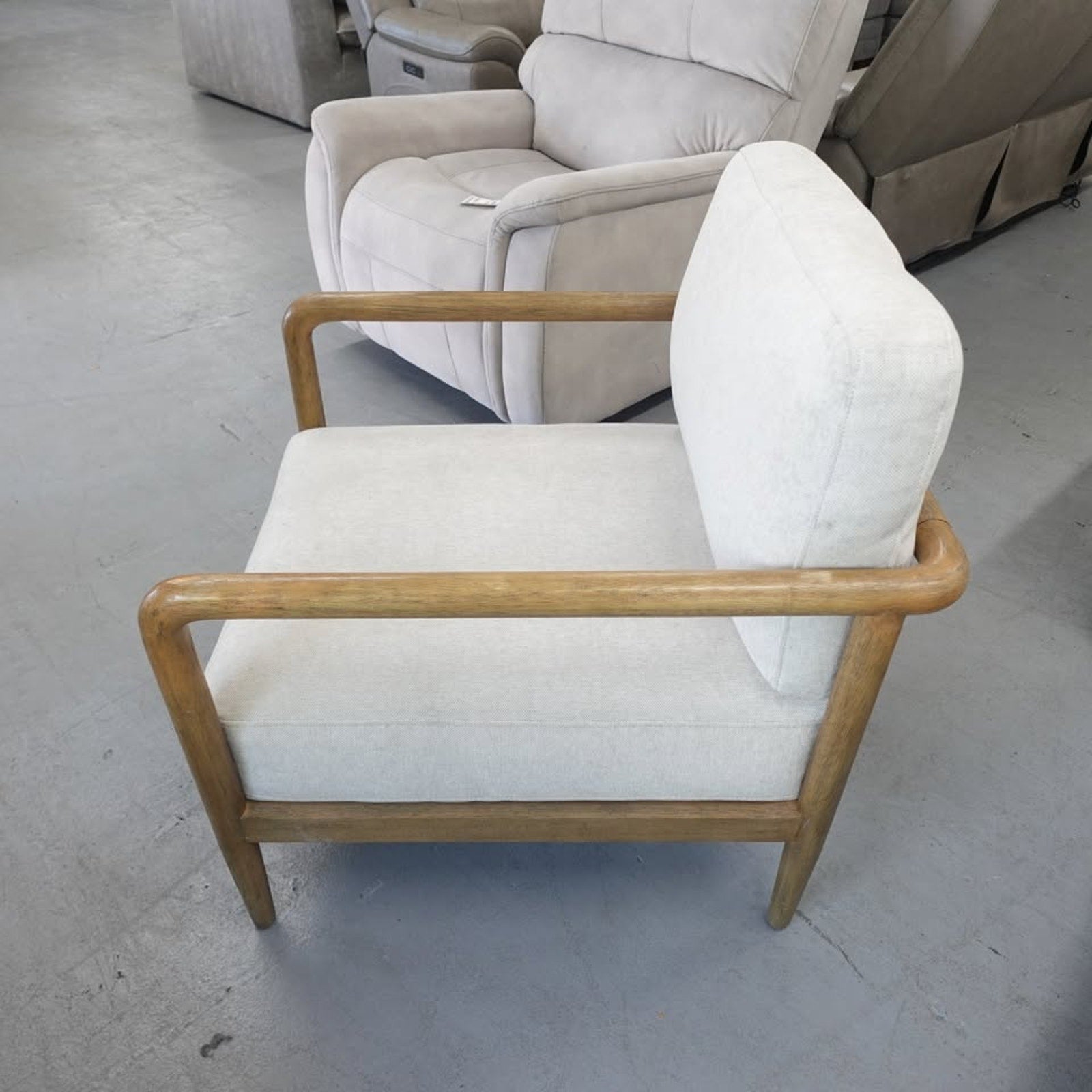 Thomasville Finley Point Accent Chair with Wood Frame
