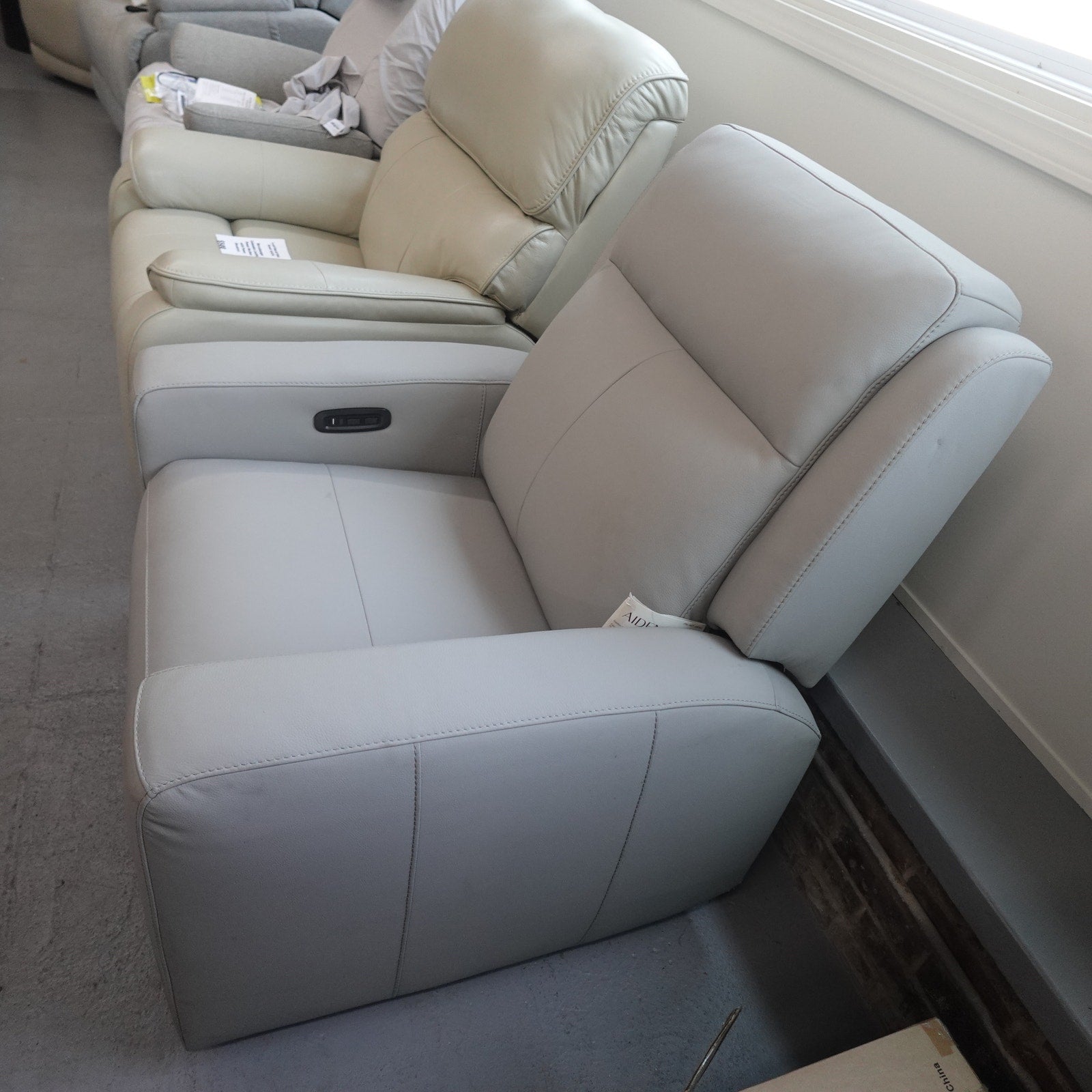 Wren Zero Gravity Power Leather Recliner with Power Headrest