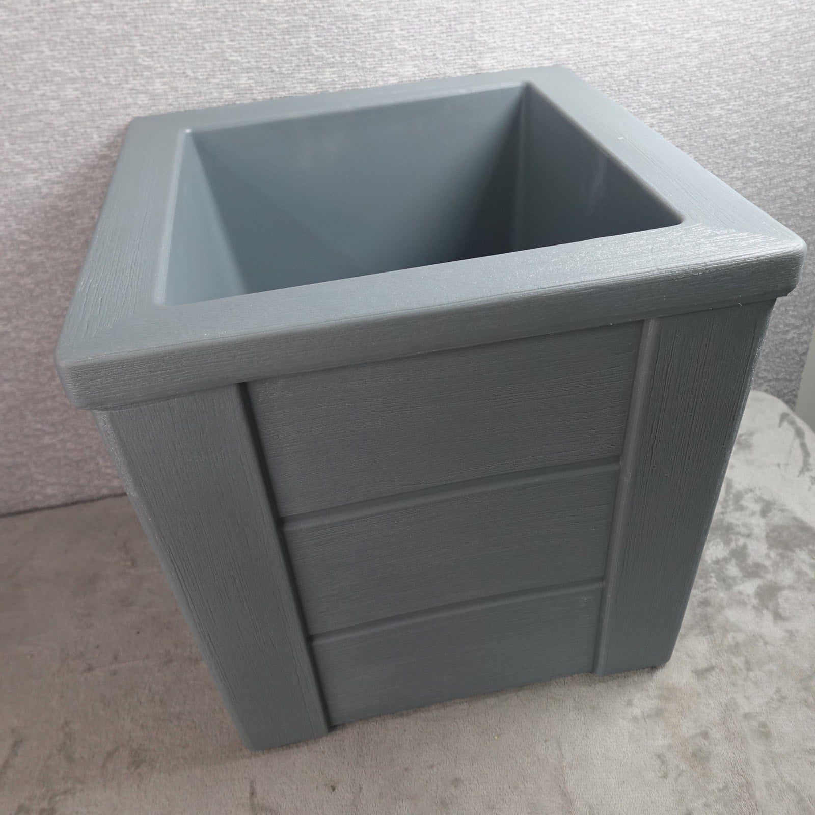 Step2 Lakewood Square Planter Box Gray Outdoor Garden Planter New