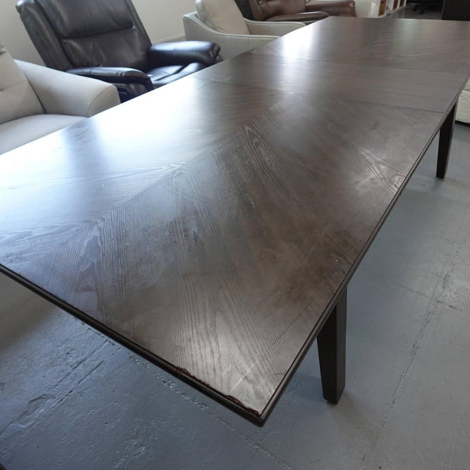 Thomasville Anacortes Dining Table (Scratch & Dent)