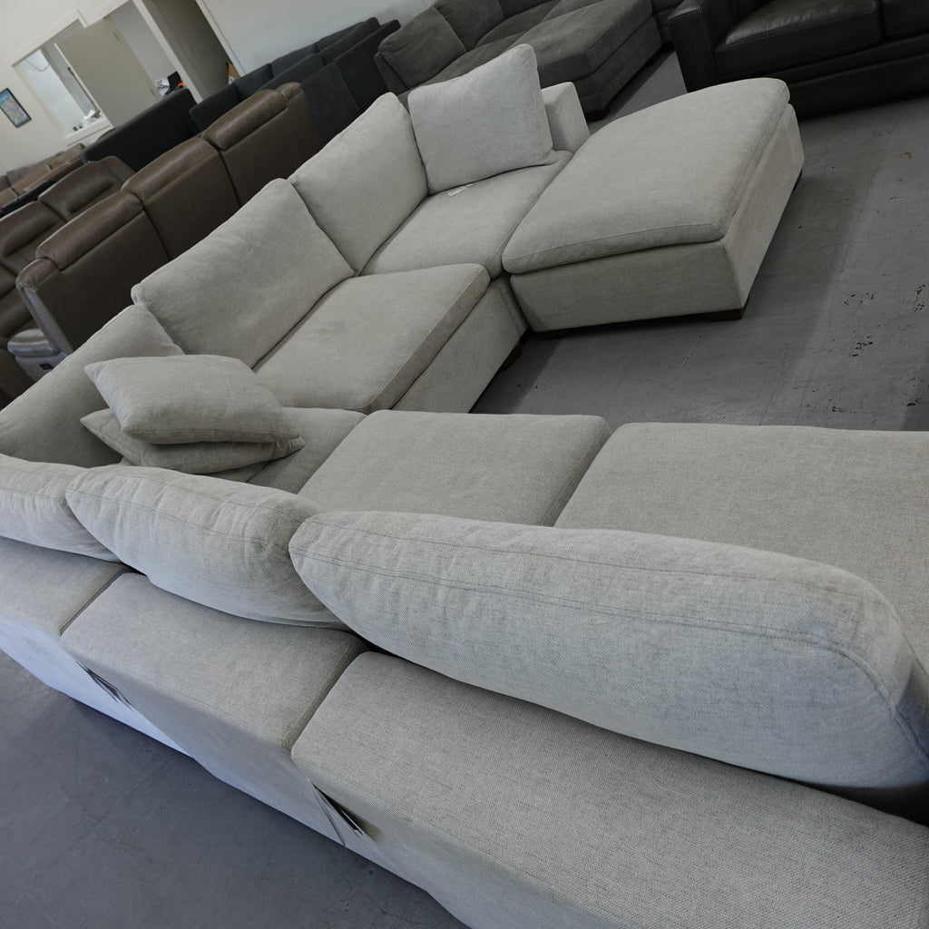 Thomasville Lowell 8pc. Modular Sectional - Light Gray