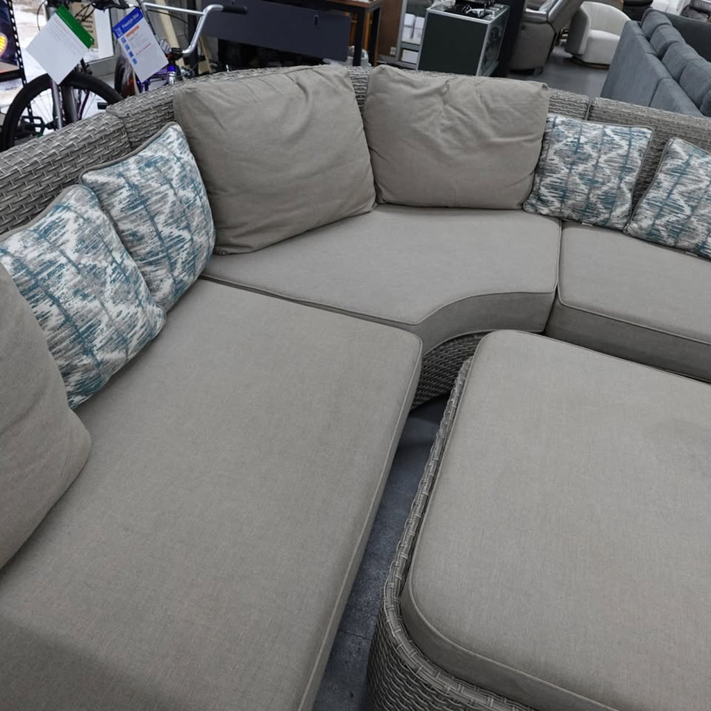 Coasta 4 Piece Grey Woven Sectional Outdoor Seating Set