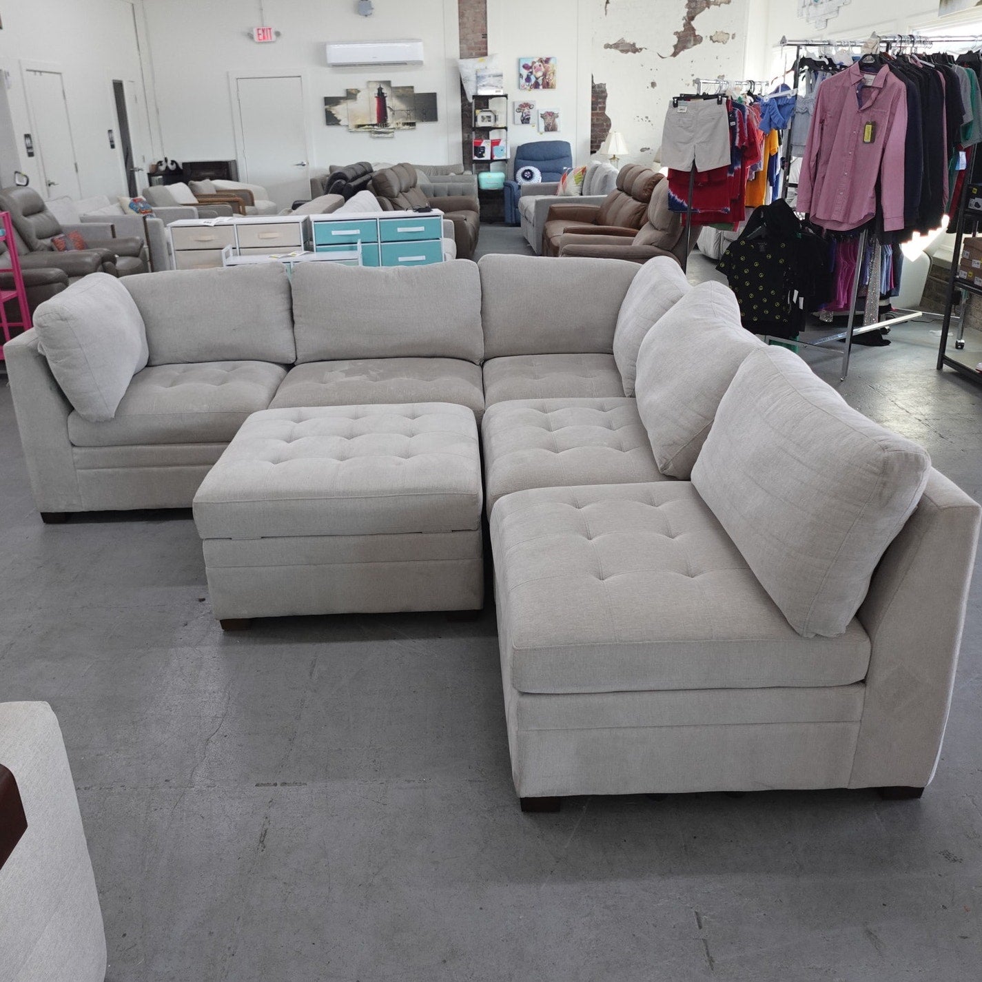 Thomasville Tisdale Modular Sectional 6-piece Beige with Storage Ottoman
