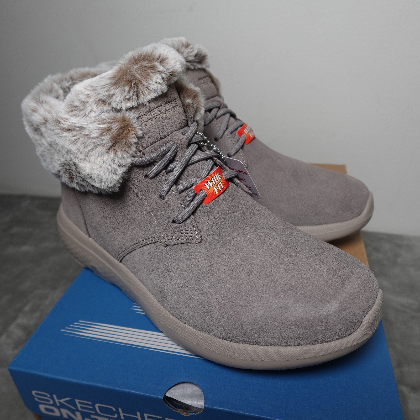Skechers On-the-Go City 2 Winter Wishes Gray Suede Ankle Boots 8.5 wide