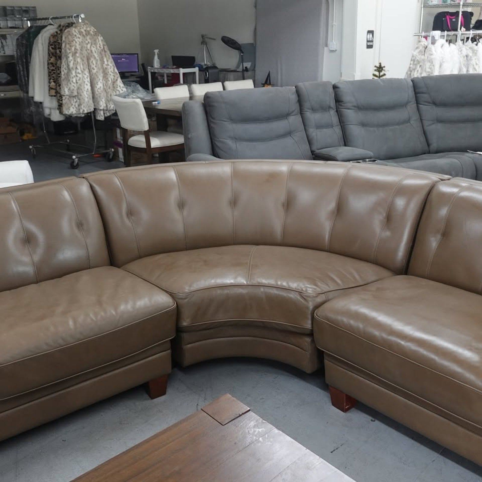 Bellevue Top Grain Leather 3 piece Sectional
