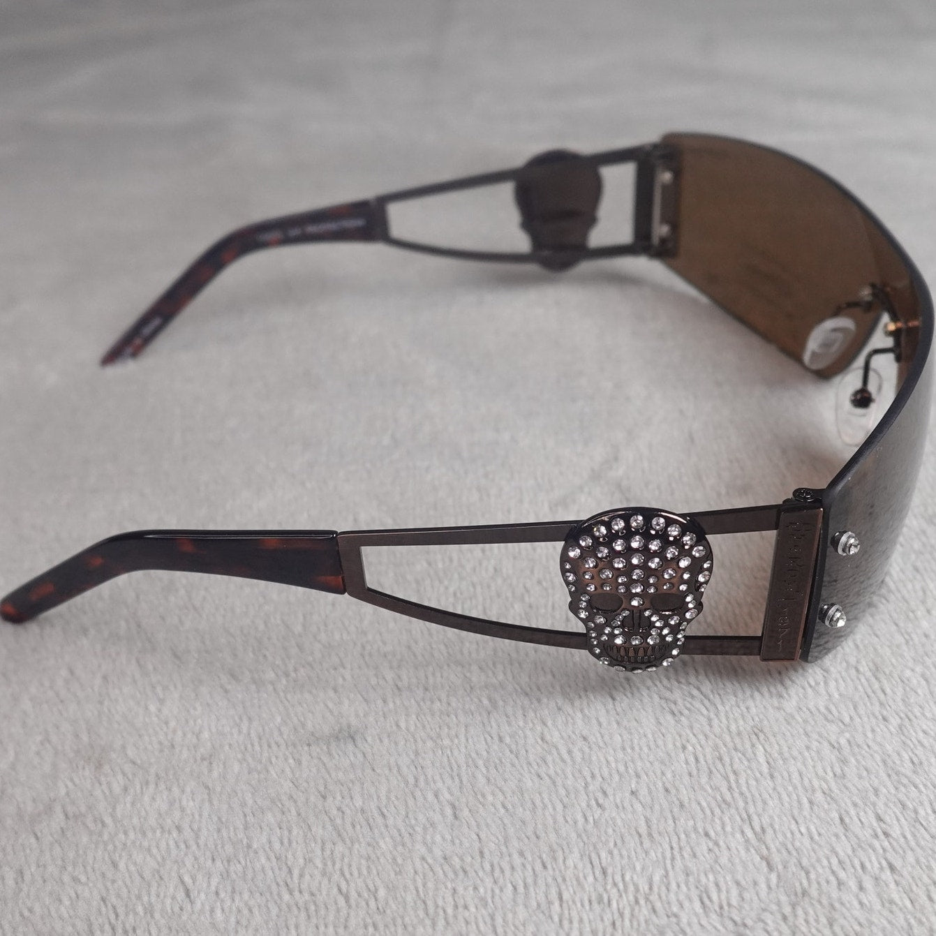 Ed Hardy Rhinestone Skull Shield Sunglasses Brown Gradient UV400 NEW