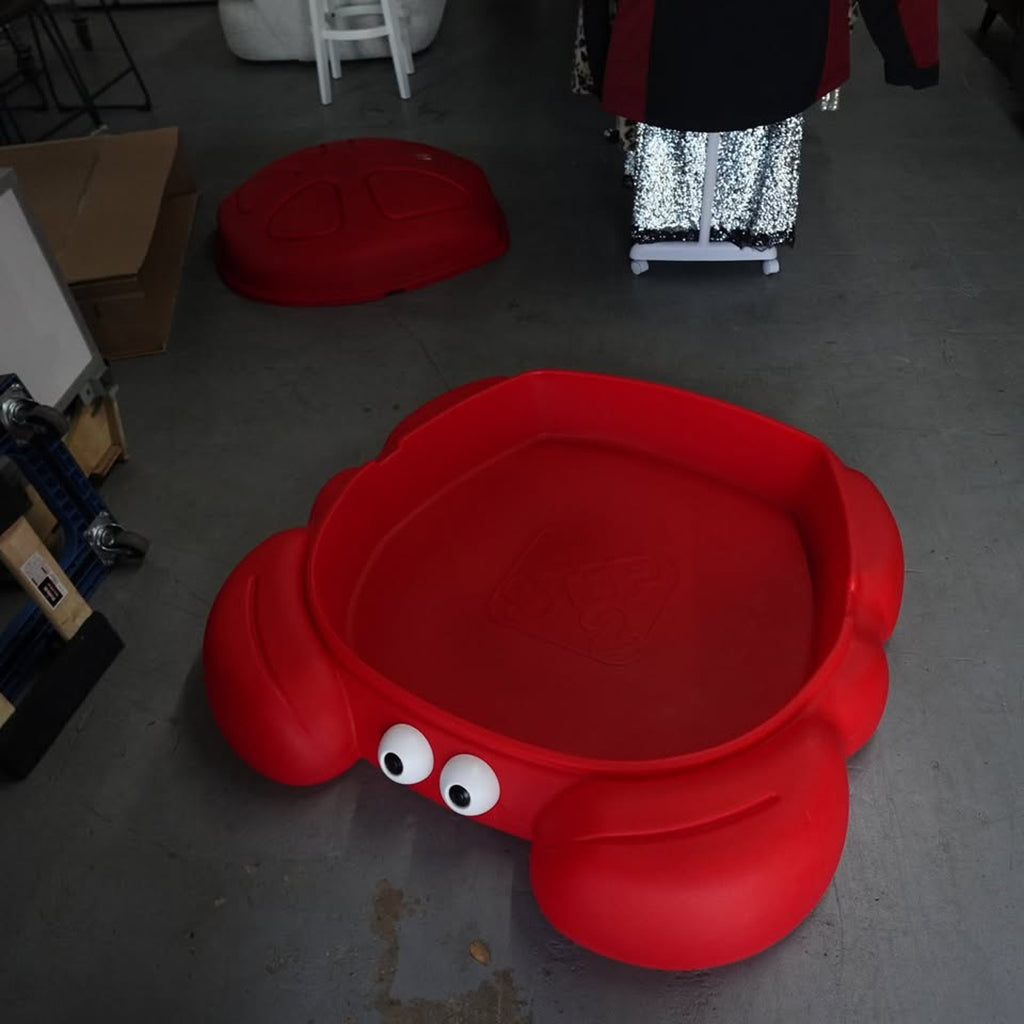 Step 2 Crabbie Sandbox - Resin 16" x 47.5" Red