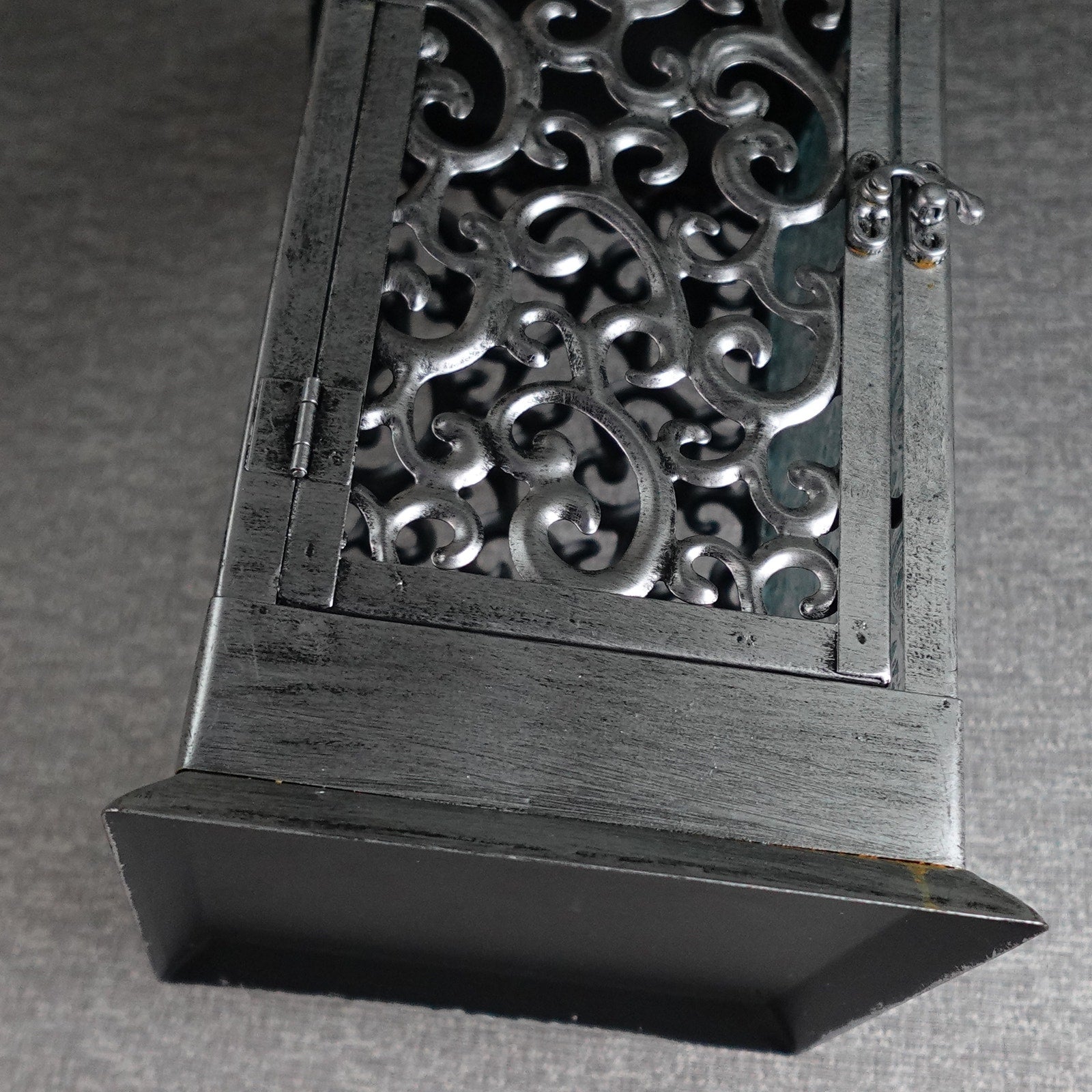 Barbara King 12" Solar Powered Embossed Glass Metal Lantern Silver NEW