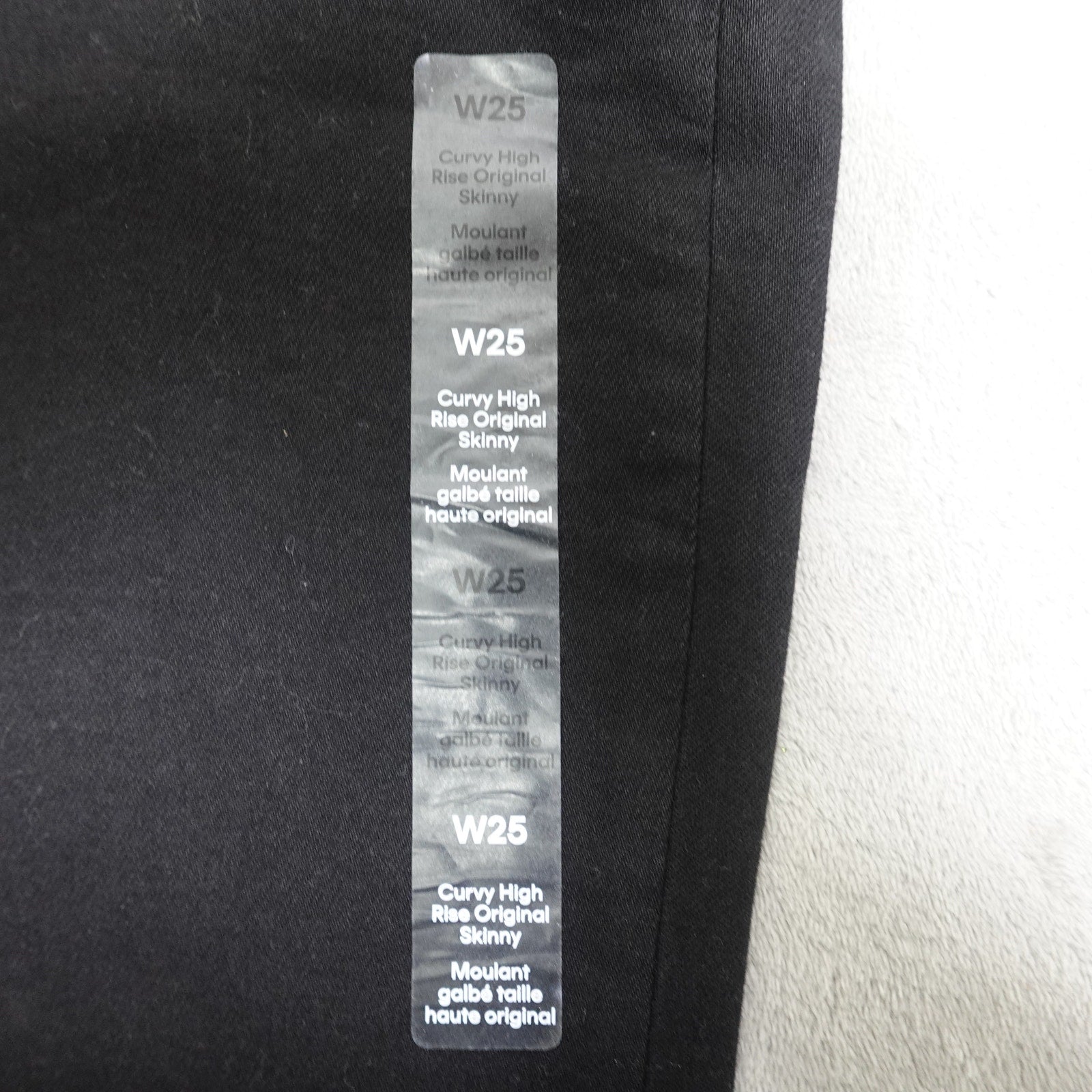 Calvin Klein Jeans Women's Original Curvy High Rise Skinny Black Denim- W25