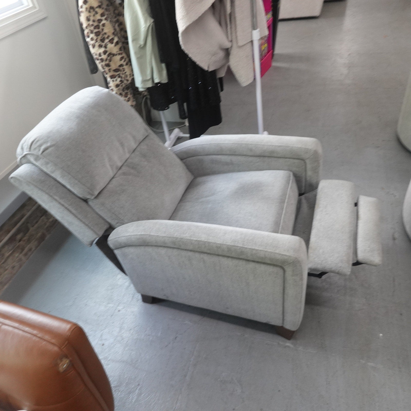 Synergy Home Wessen Pushback Recliner Chair Gray Fabric Accent Recliner New