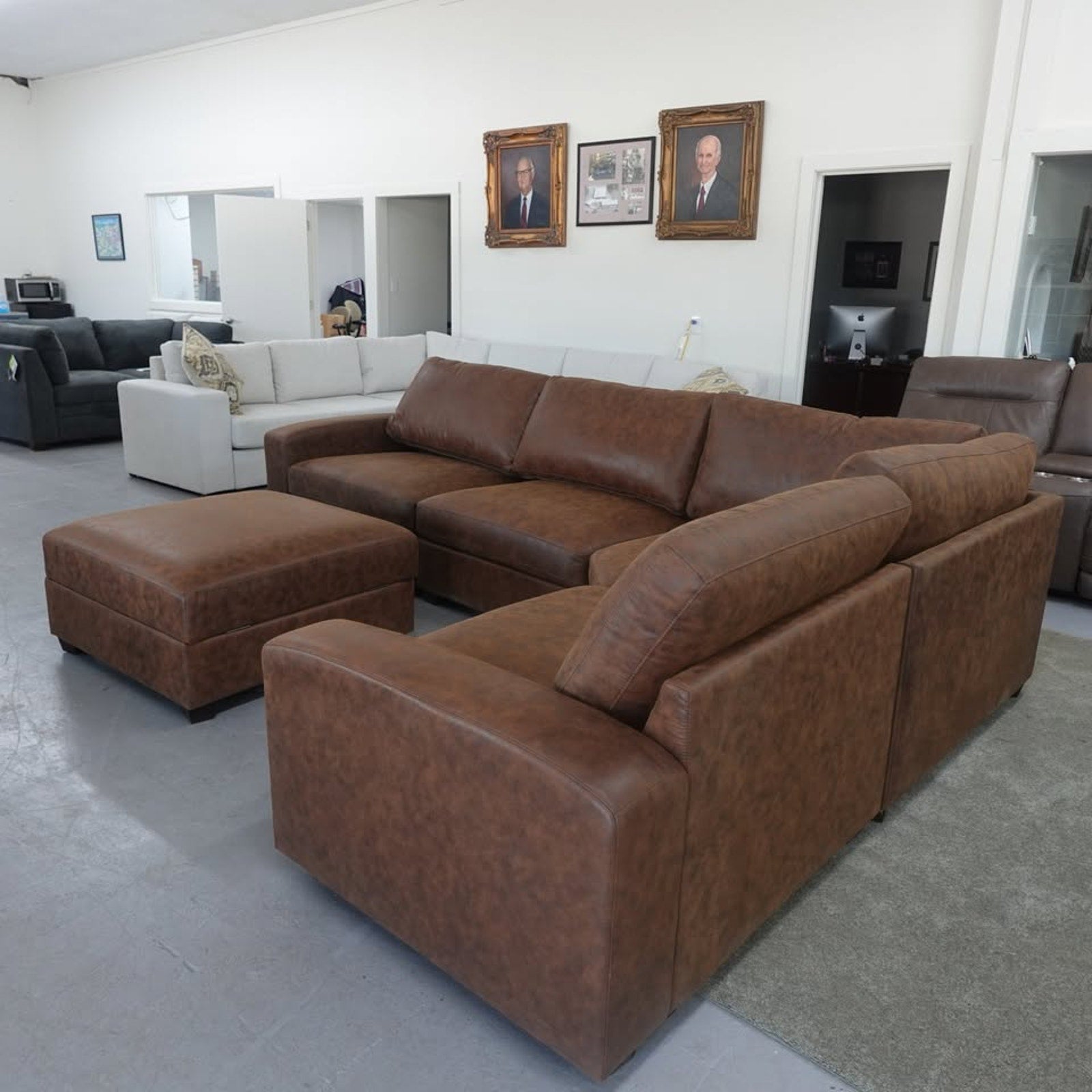 Leon 5-piece Fabric Sectional with Storage Ottoman