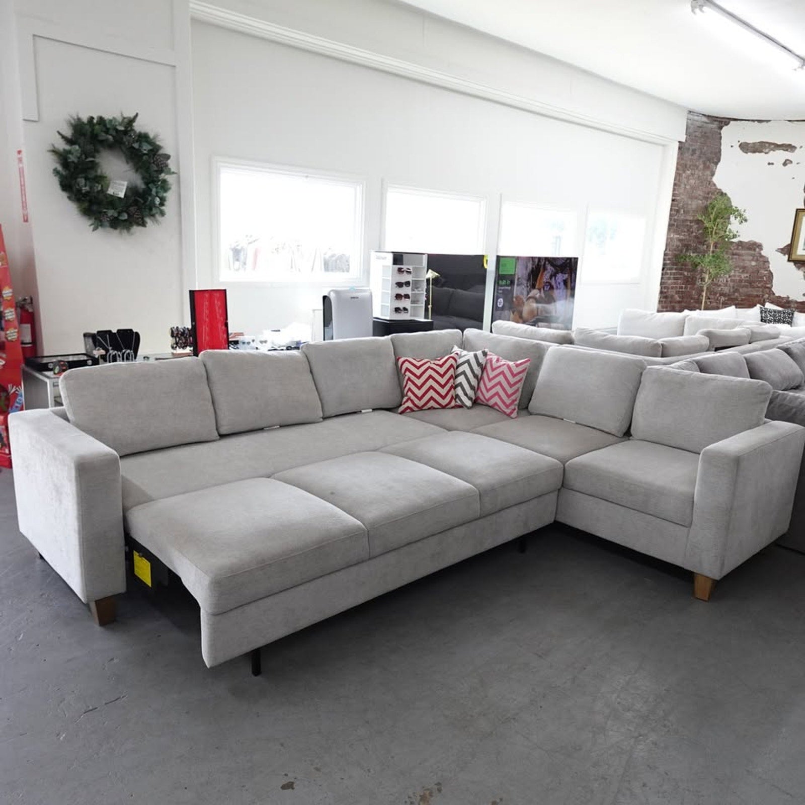Thomasville Dillard Fabric Convertible Sleeper Sectional