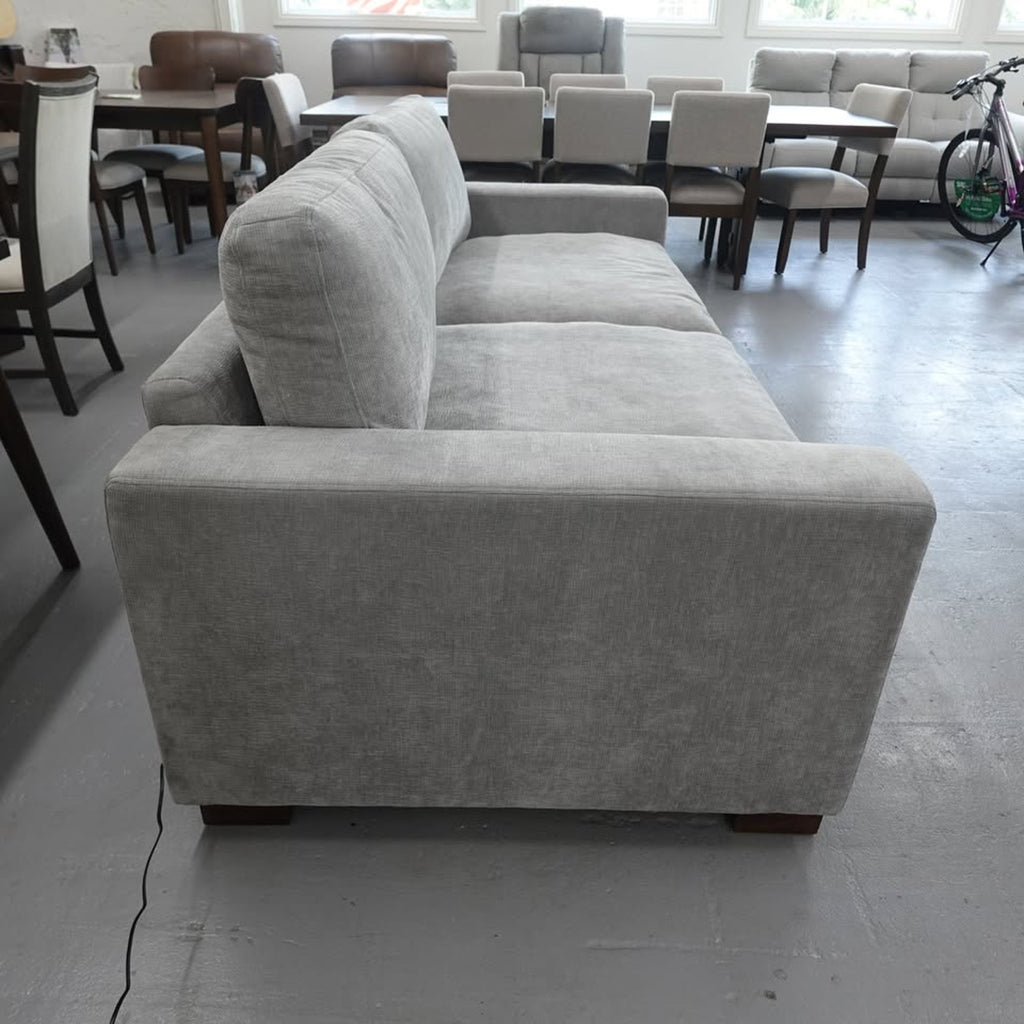 Henredon Skye Sofa with 2 Power Footrests