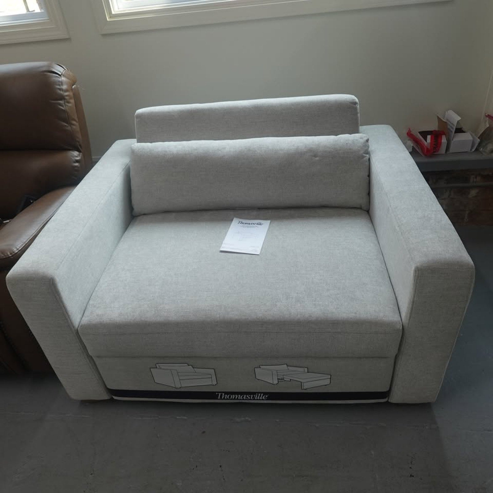 Thomasville Dillard Fabric Twin Size Convertible Sleeper Chair
